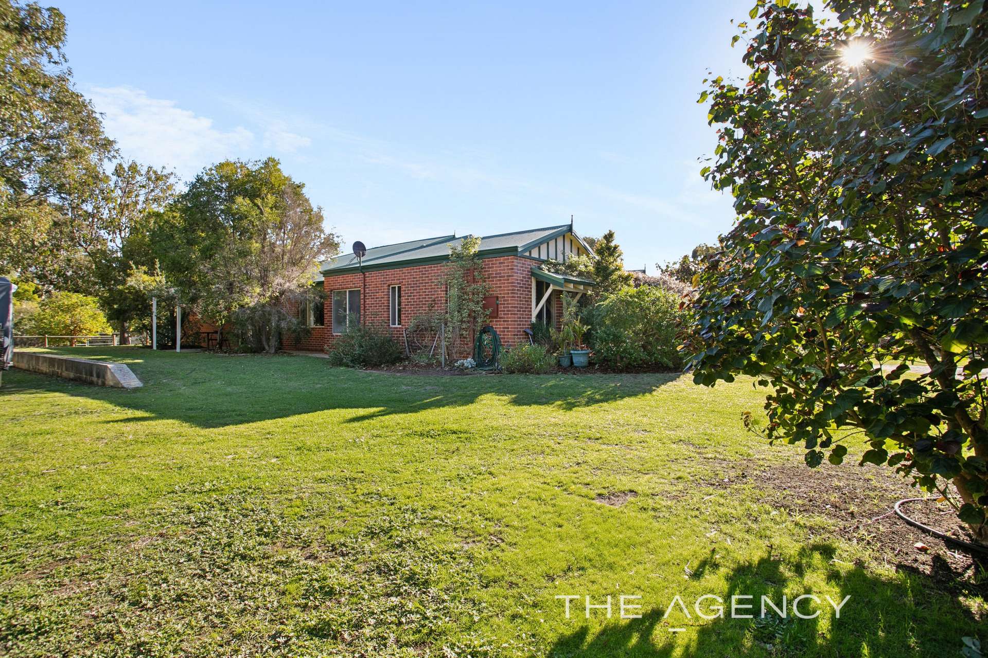 460 Fyfe Street, Helena Valley For Sale by Farmbuy.com - image 33