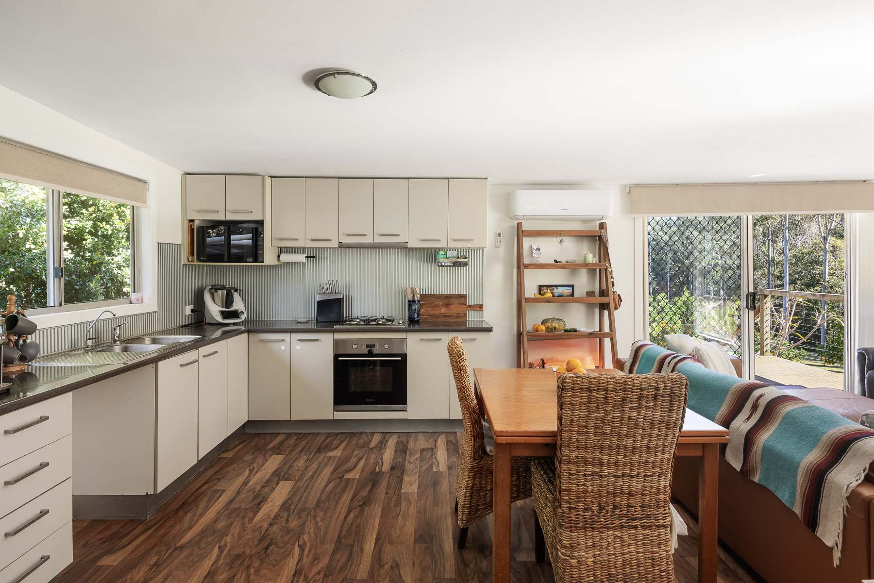 129 Forest Acres Drive, Lake Macdonald For Sale by Farmbuy.com - image 21