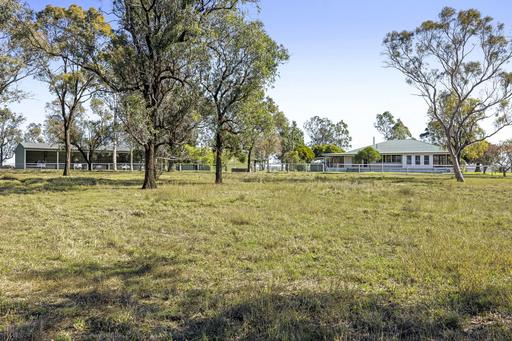 26 Strand Road, Cambooya QLD 4358