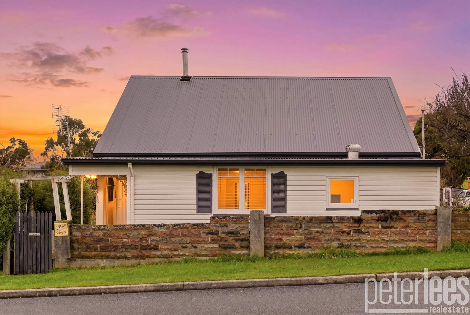 35 Caveside Road, Mole Creek For Sale by Farmbuy.com - image 1