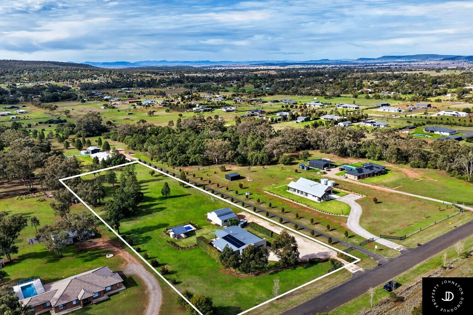 31 Robert Gordon Road, Gunnedah For Sale by Farmbuy.com - image 1