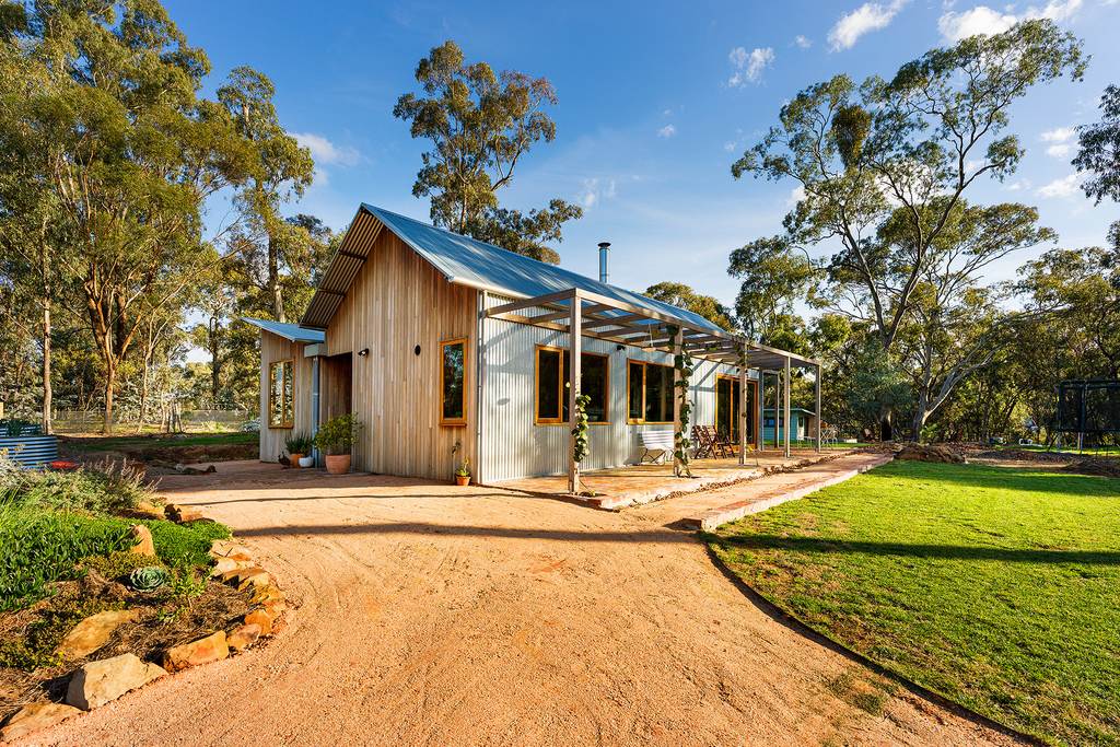 17 Burnett Road, Castlemaine VIC 3450