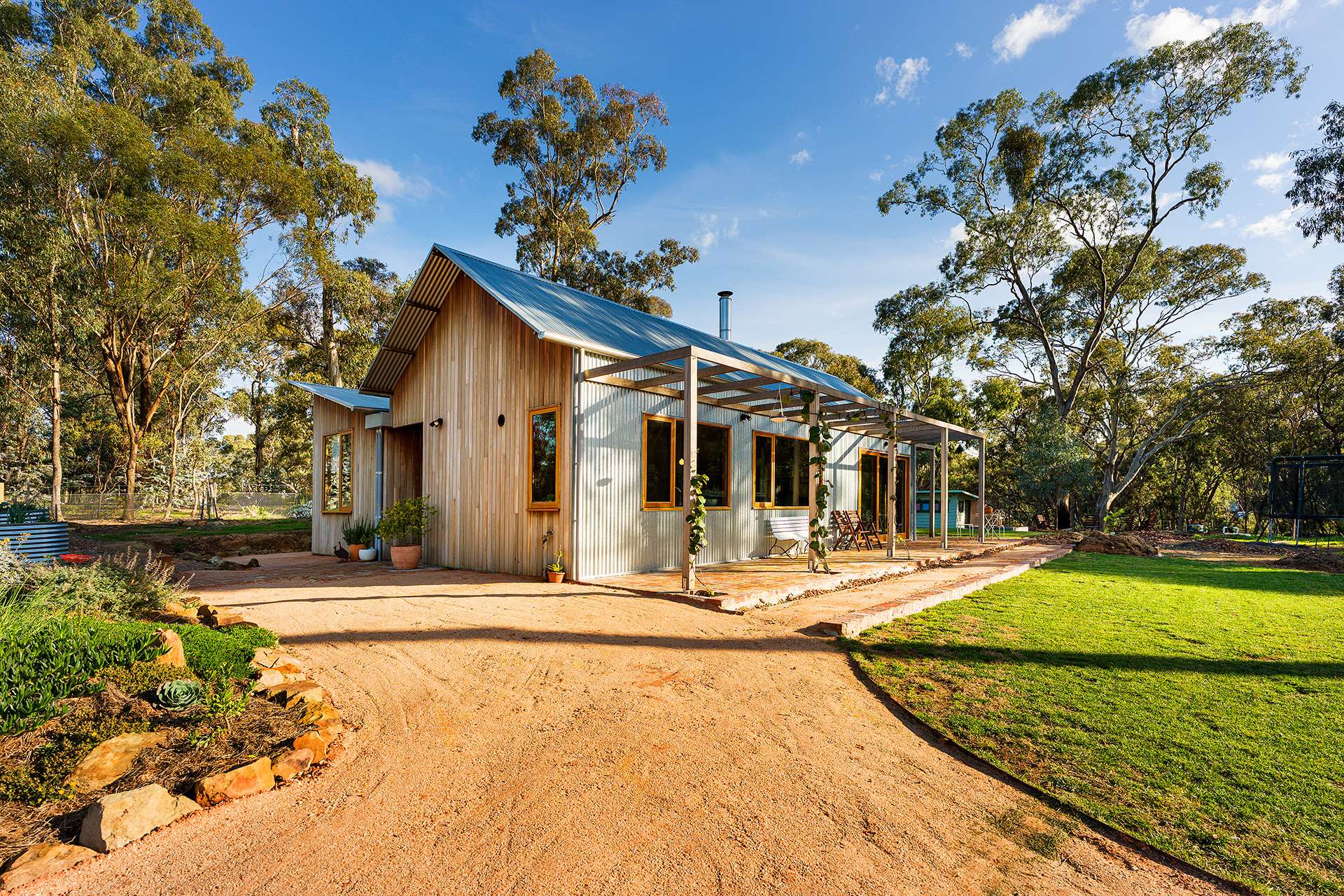 17 Burnett Road, Castlemaine For Sale by Farmbuy.com - image 1