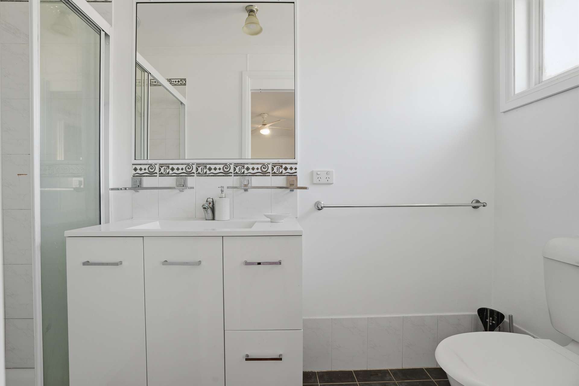 6 Rosamel Lane, Manildra For Sale by Farmbuy.com - image 16