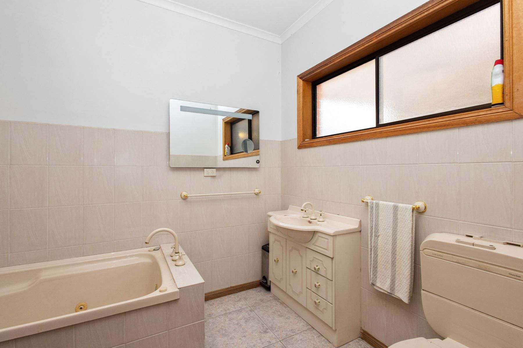 2 Braeside Drive, Junortoun For Sale by Farmbuy.com - image 10