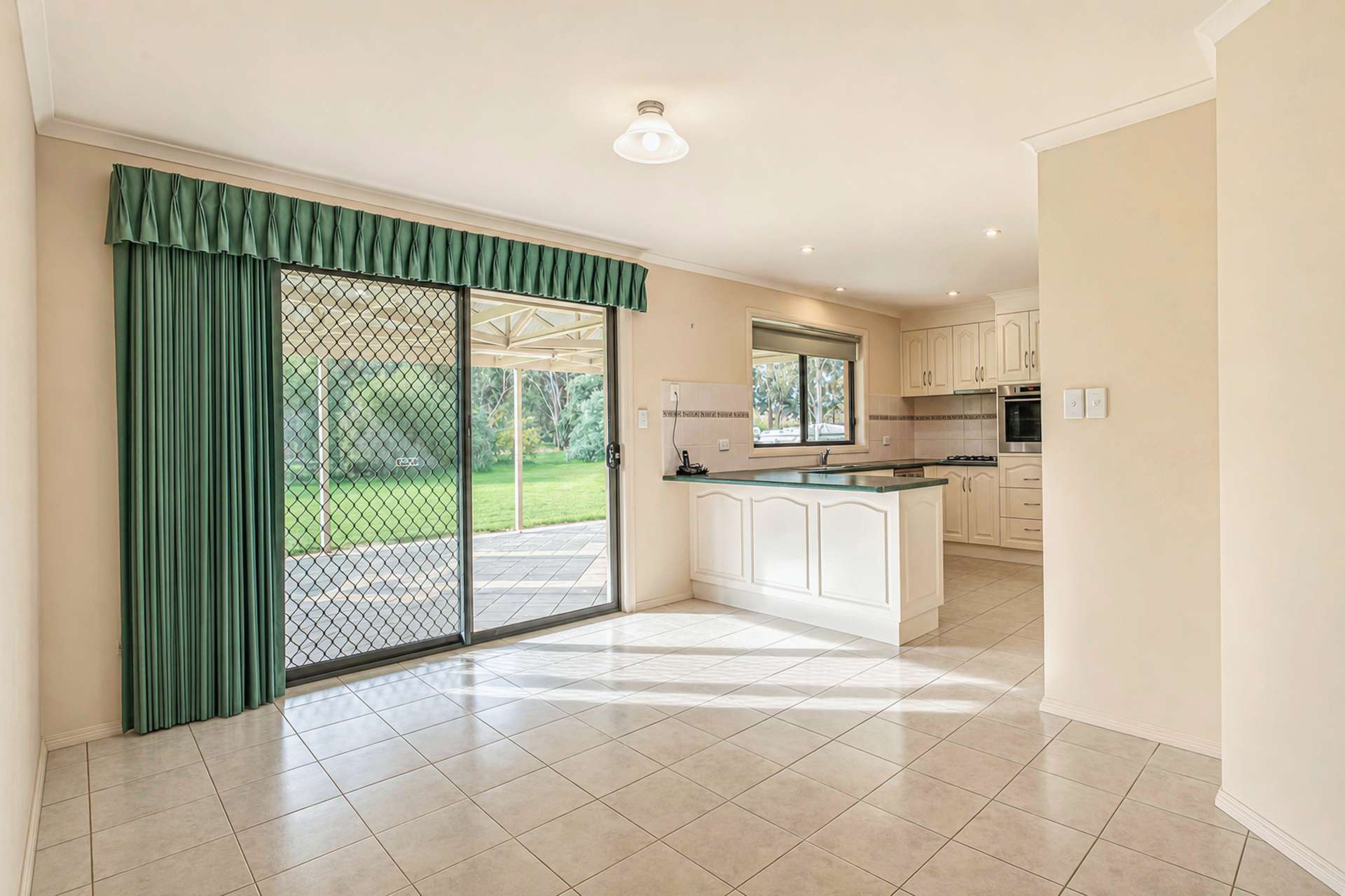19 Lorimer Road, Naracoorte For Sale by Farmbuy.com - image 7