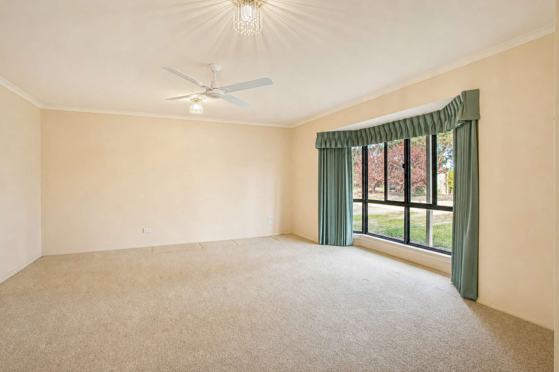 19 Lorimer Road, Naracoorte For Sale by Farmbuy.com - image 10