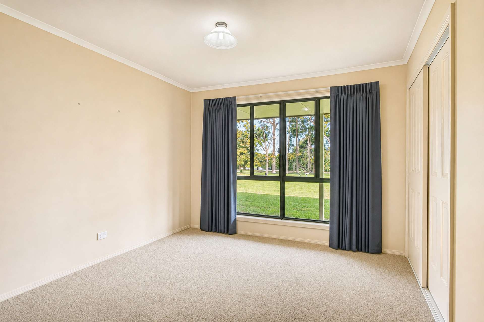 19 Lorimer Road, Naracoorte For Sale by Farmbuy.com - image 8