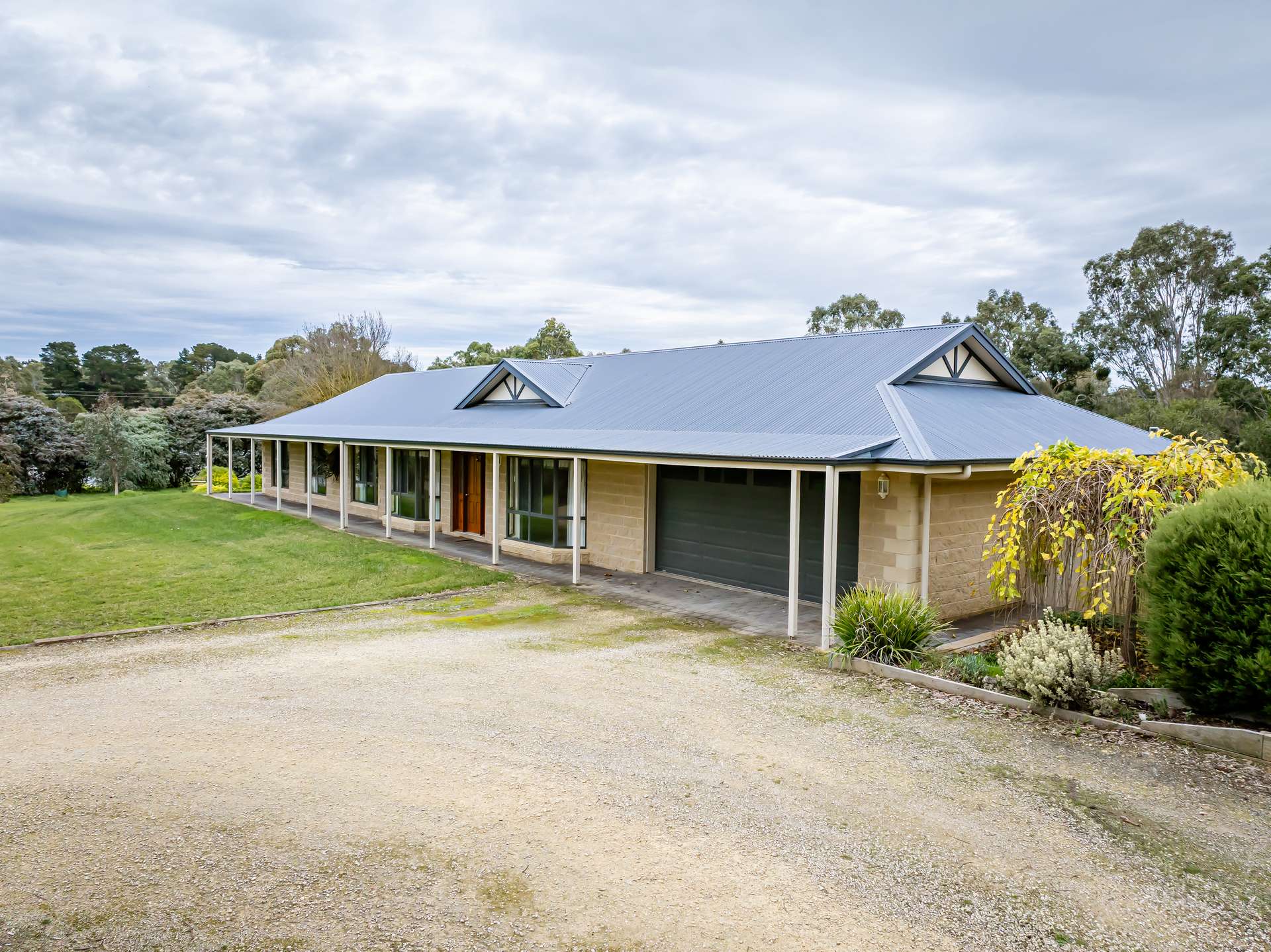 19 Lorimer Road, Naracoorte For Sale by Farmbuy.com - image 4