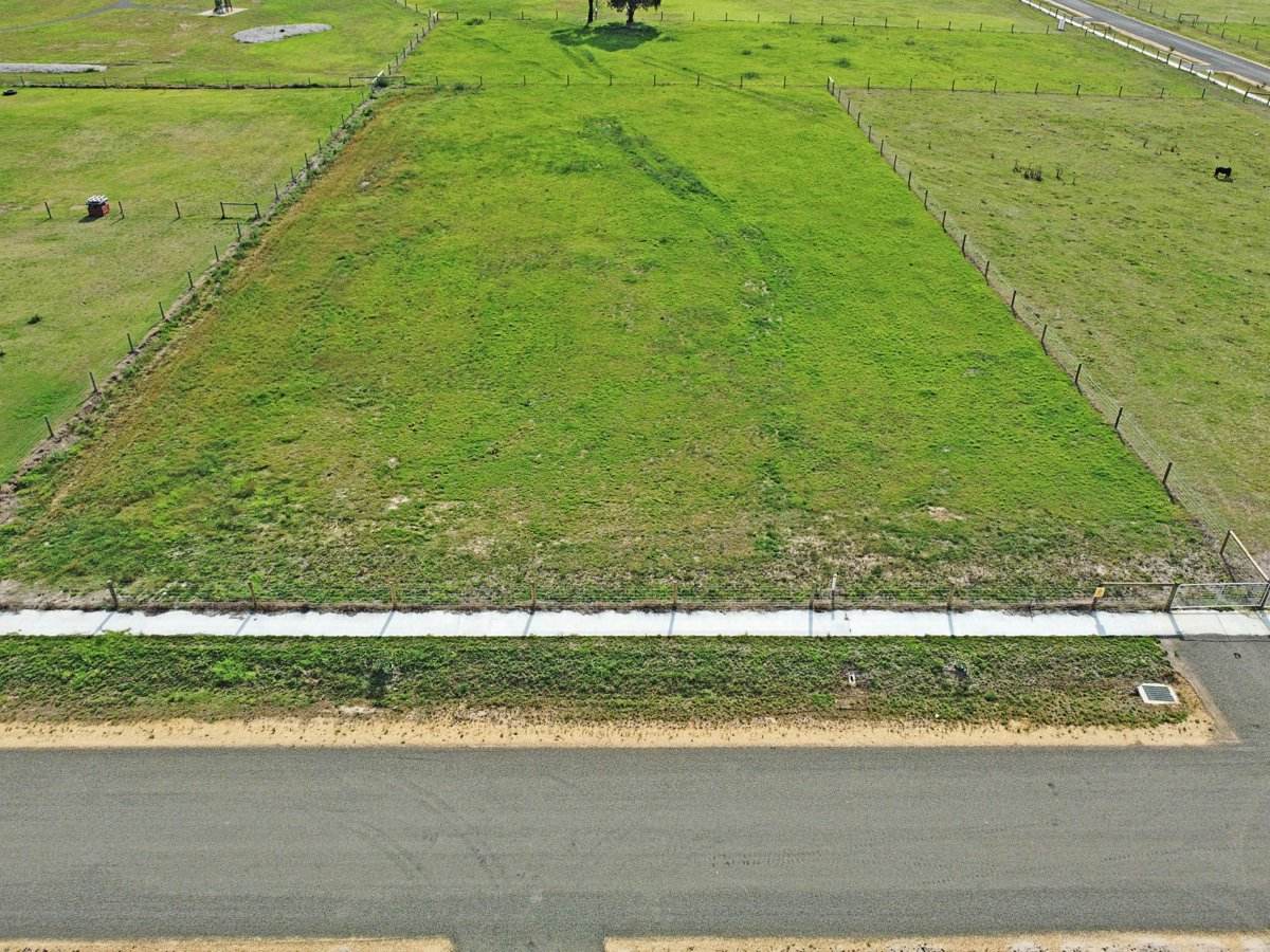 35 Hawkins Crescent, Lindenow South For Sale by Farmbuy.com - image 2