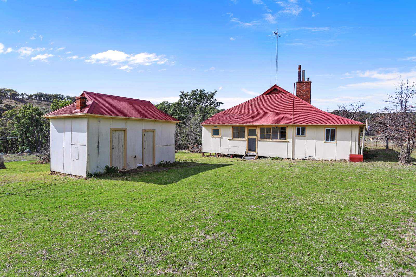 "Roseneath" Roseneath Road, Watsons Creek For Sale by Farmbuy.com - image 9