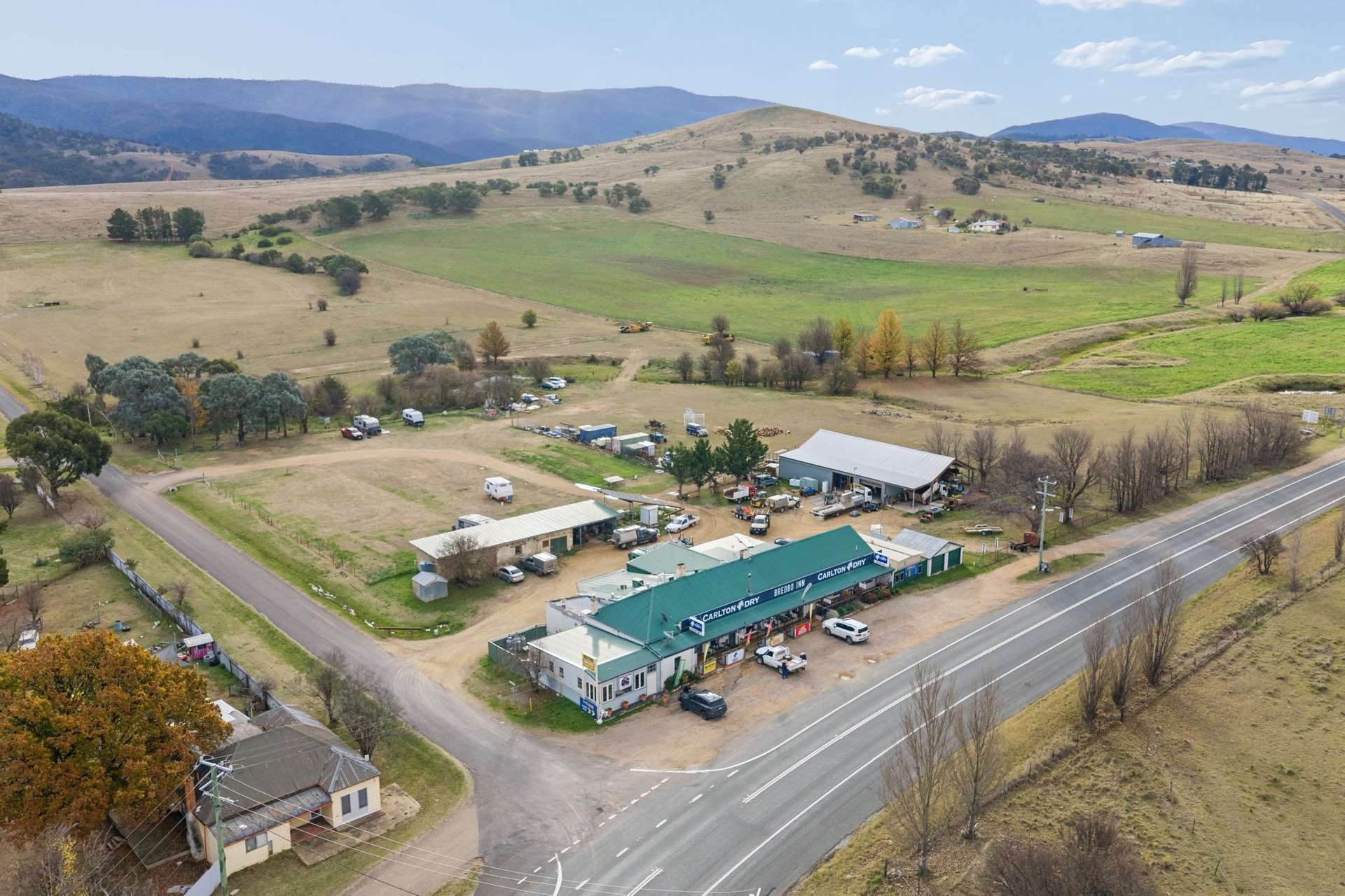 Historic Bredbo Inn , 1 Monaro Highway, Bredbo Auction by Farmbuy.com - image 18