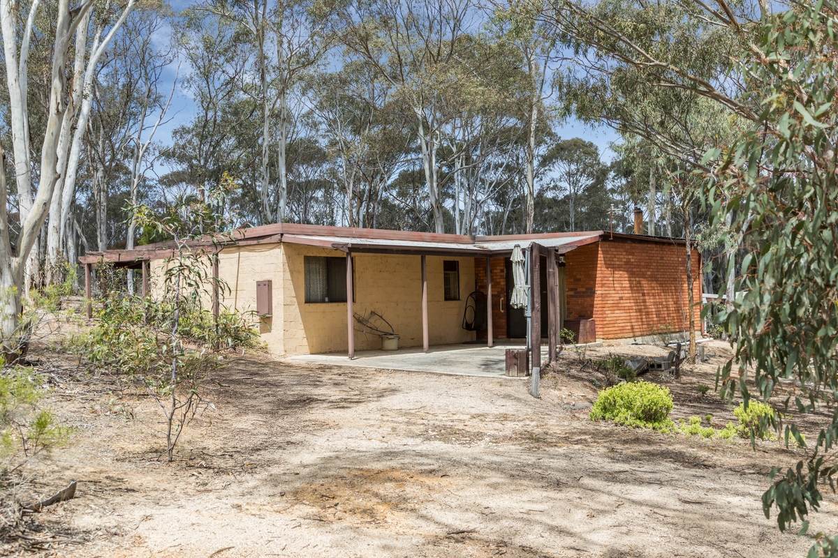 24 Scotts Crescent, Heathcote For Sale by Farmbuy.com - image 1