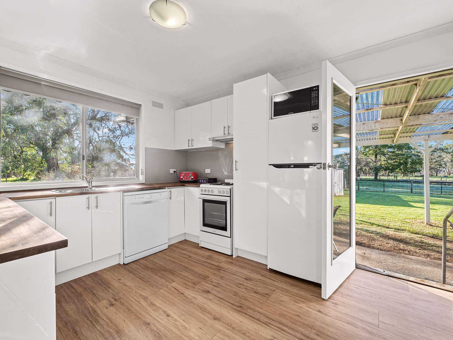856 Koroit-Woolsthorpe Road, Woolsthorpe For Sale by Farmbuy.com - image 6