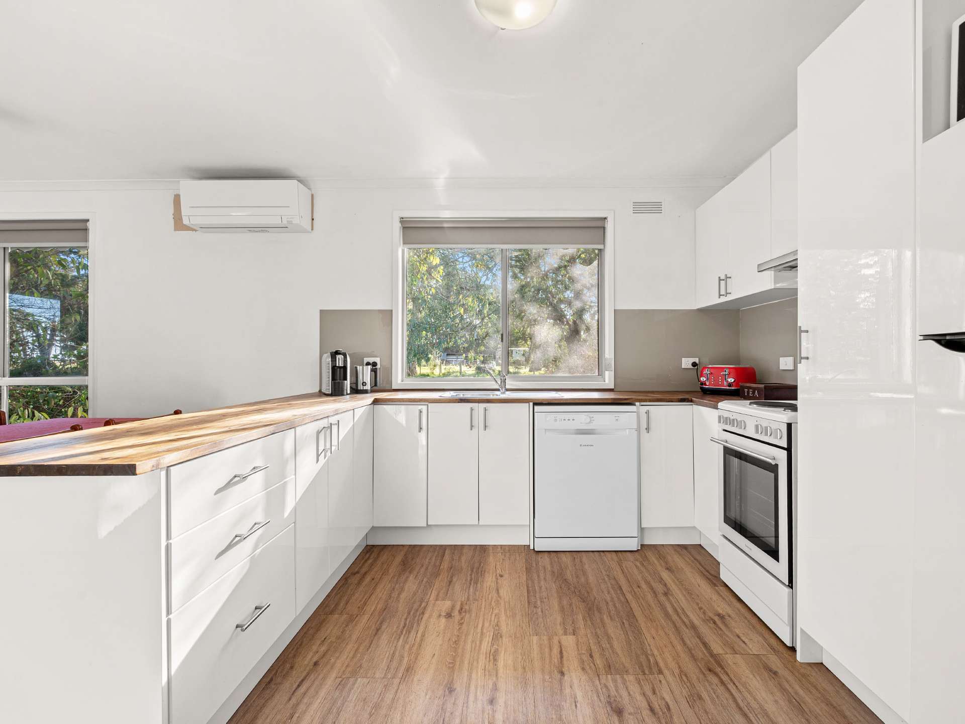 856 Koroit-Woolsthorpe Road, Woolsthorpe For Sale by Farmbuy.com - image 5