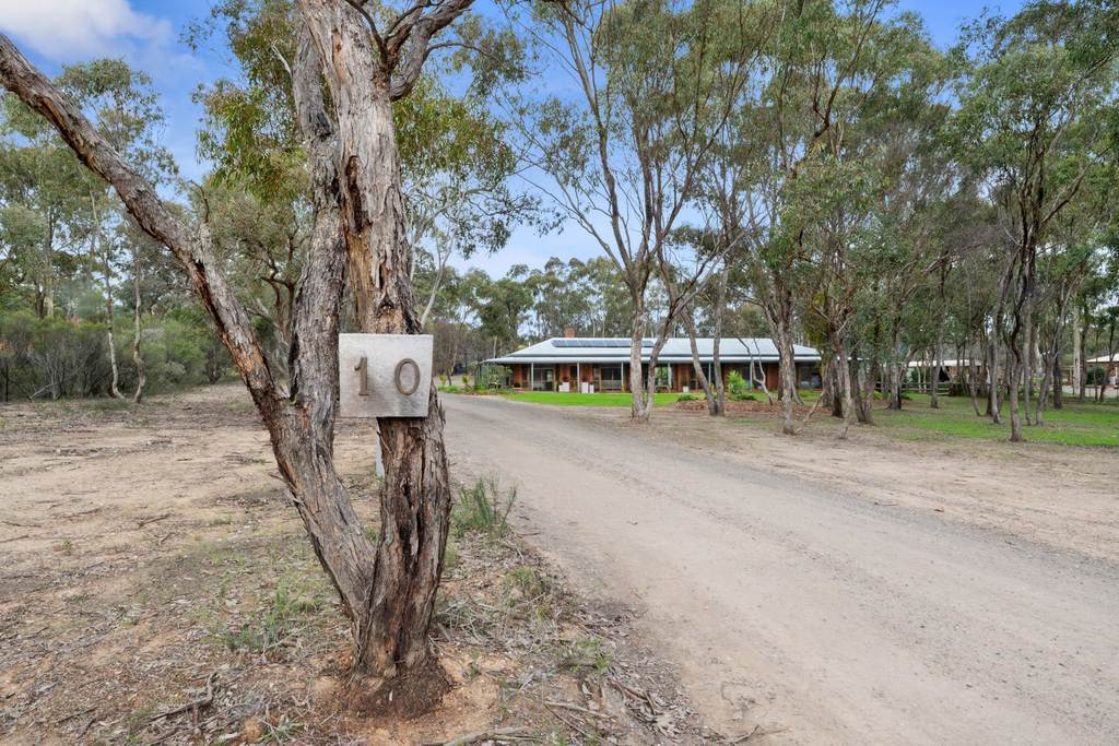 10 Tandarri Road, Junortoun VIC 3551