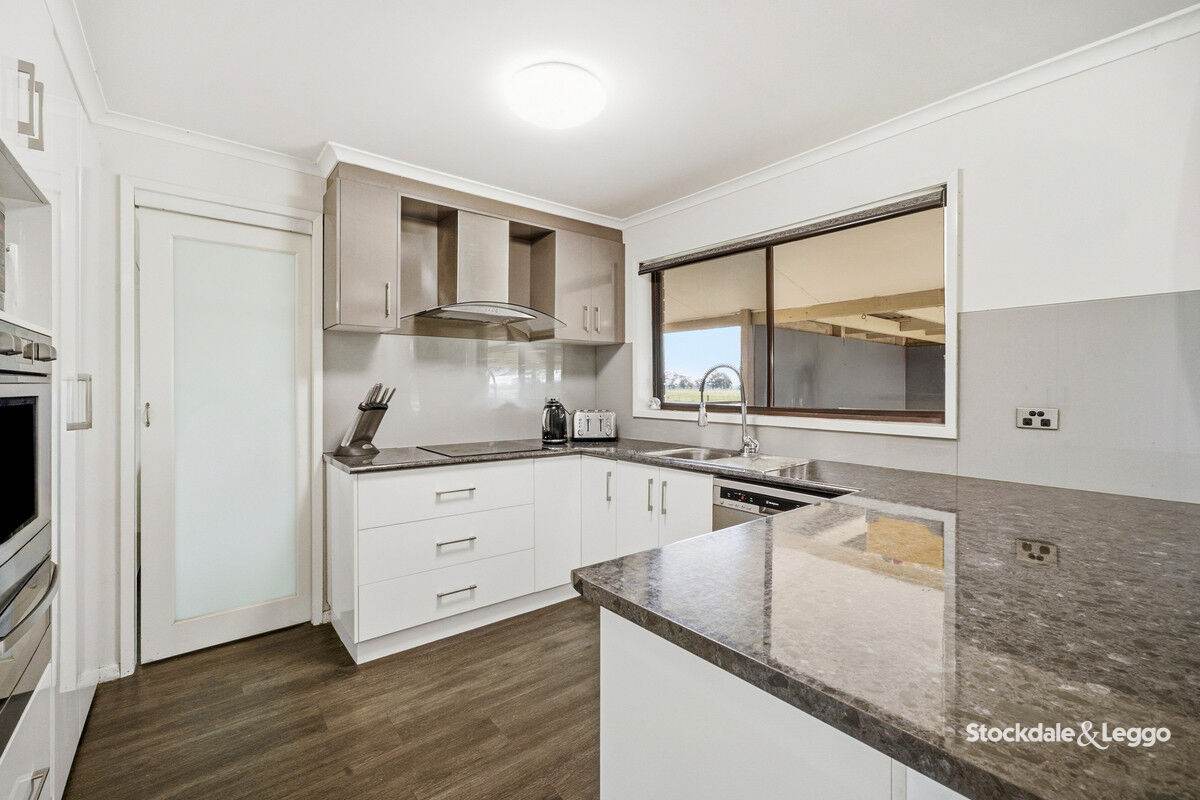 785 Bells Road, Caniambo For Sale by Farmbuy.com - image 9