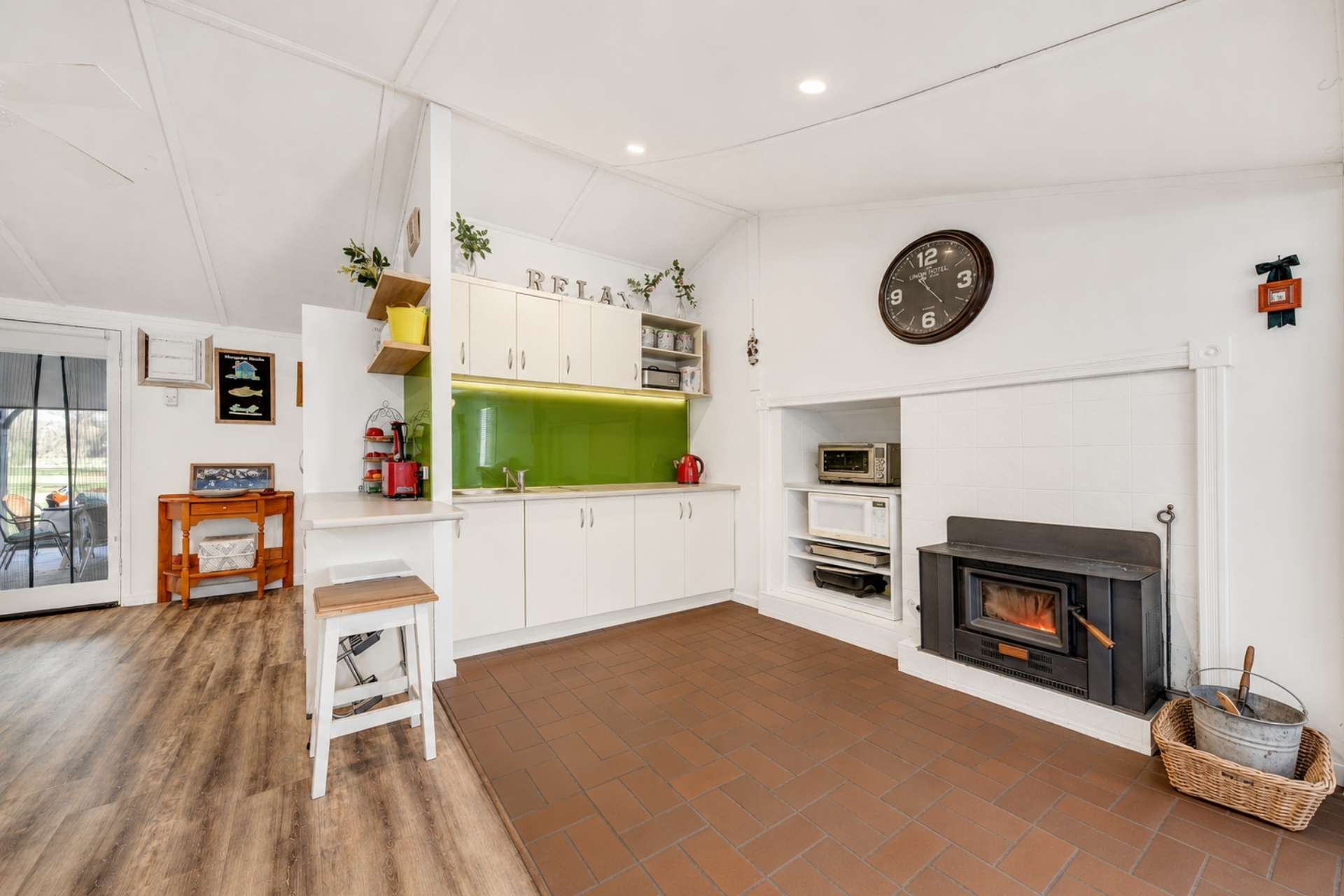 98 Great Alpine Road, Harrietville For Sale by Farmbuy.com - image 3