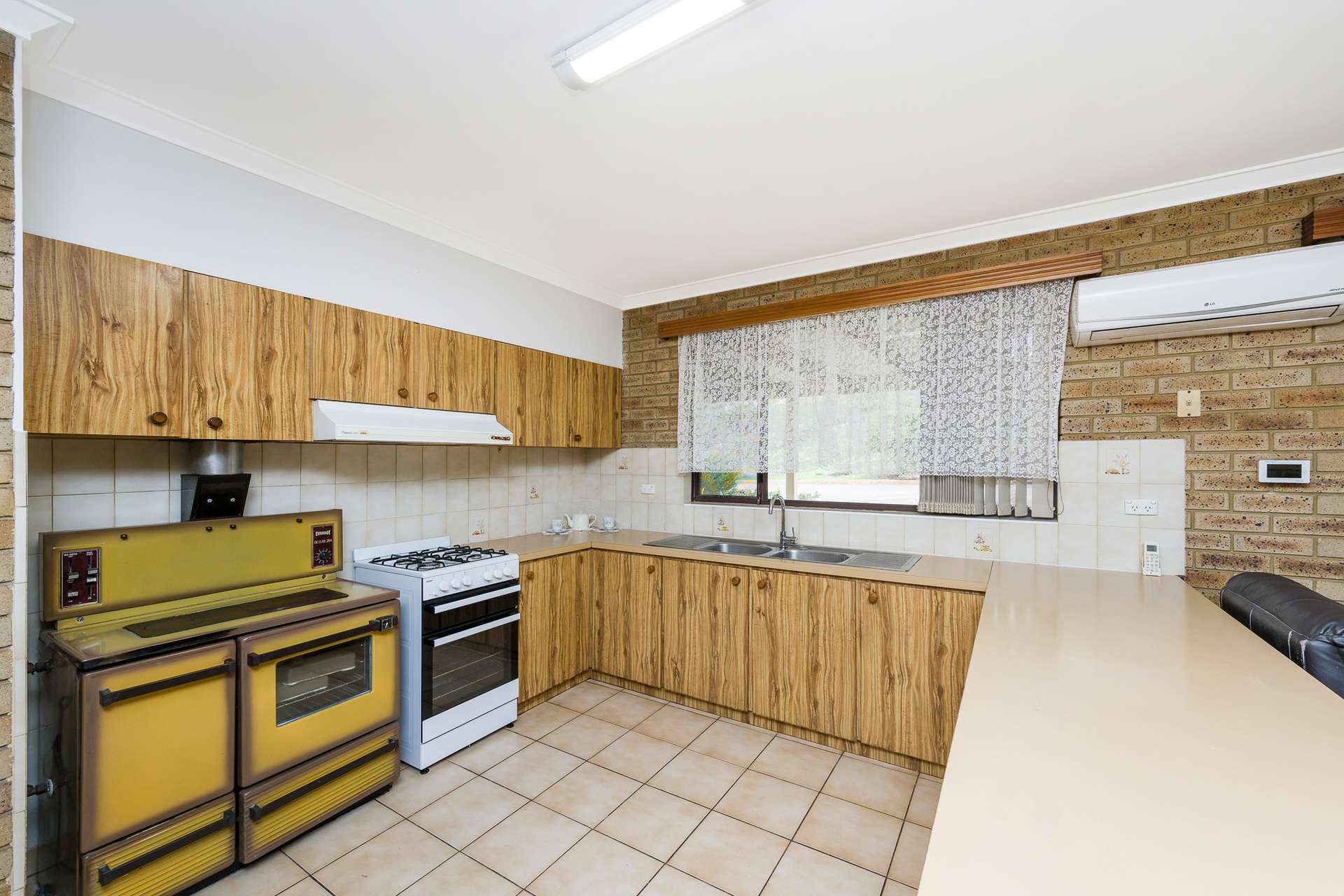 12 Purkiss Drive, Northam For Sale by Farmbuy.com - image 11