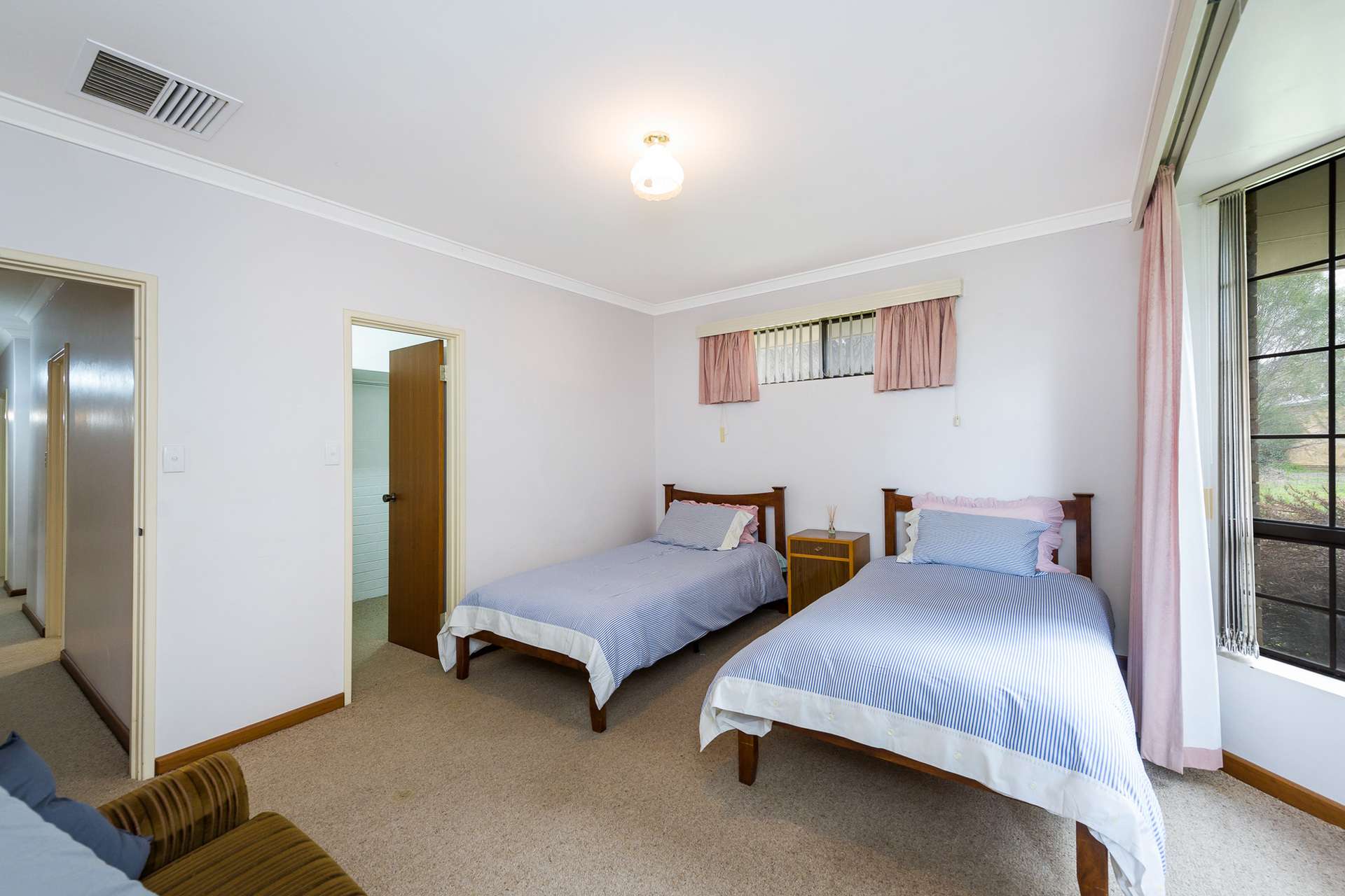 12 Purkiss Drive, Northam For Sale by Farmbuy.com - image 14