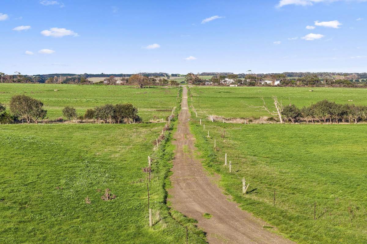 1019 Timboon-Peterborough Road, Heytesbury Lower For Sale by Farmbuy.com - image 7