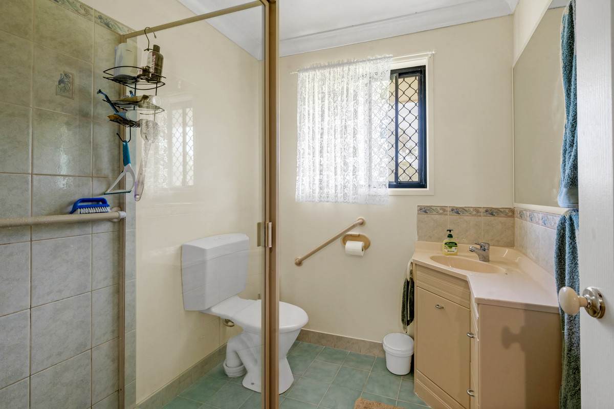 17 Bournes Road, Yangan For Sale by Farmbuy.com - image 16