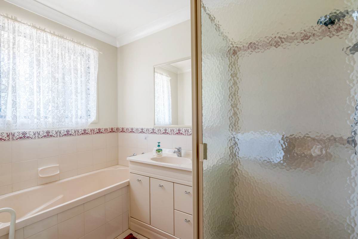 17 Bournes Road, Yangan For Sale by Farmbuy.com - image 15