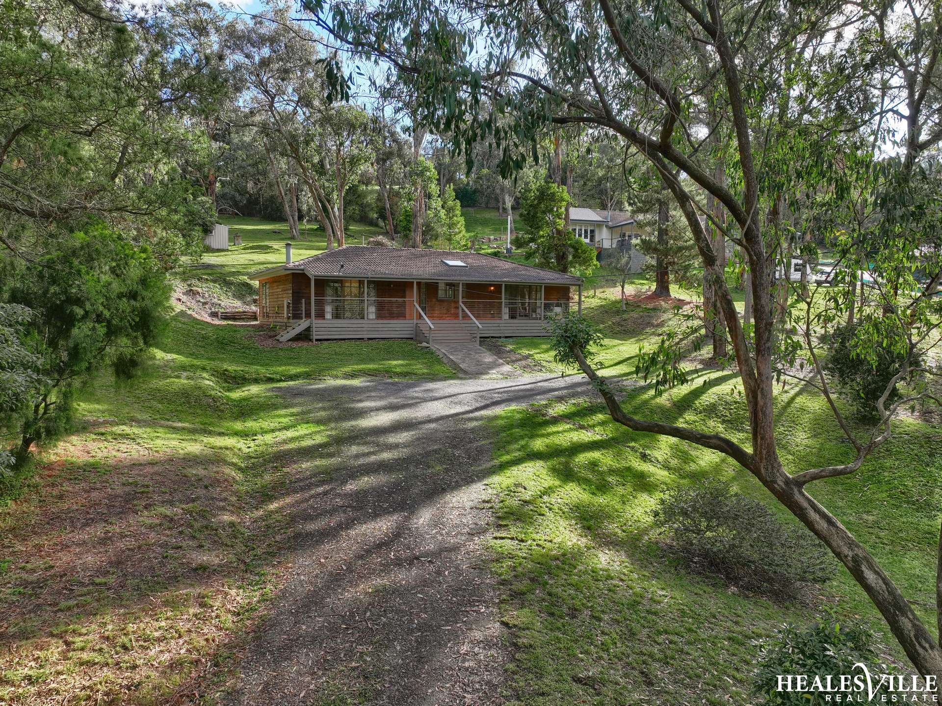 25 Centre Grove, Healesville For Sale by Farmbuy.com - image 2