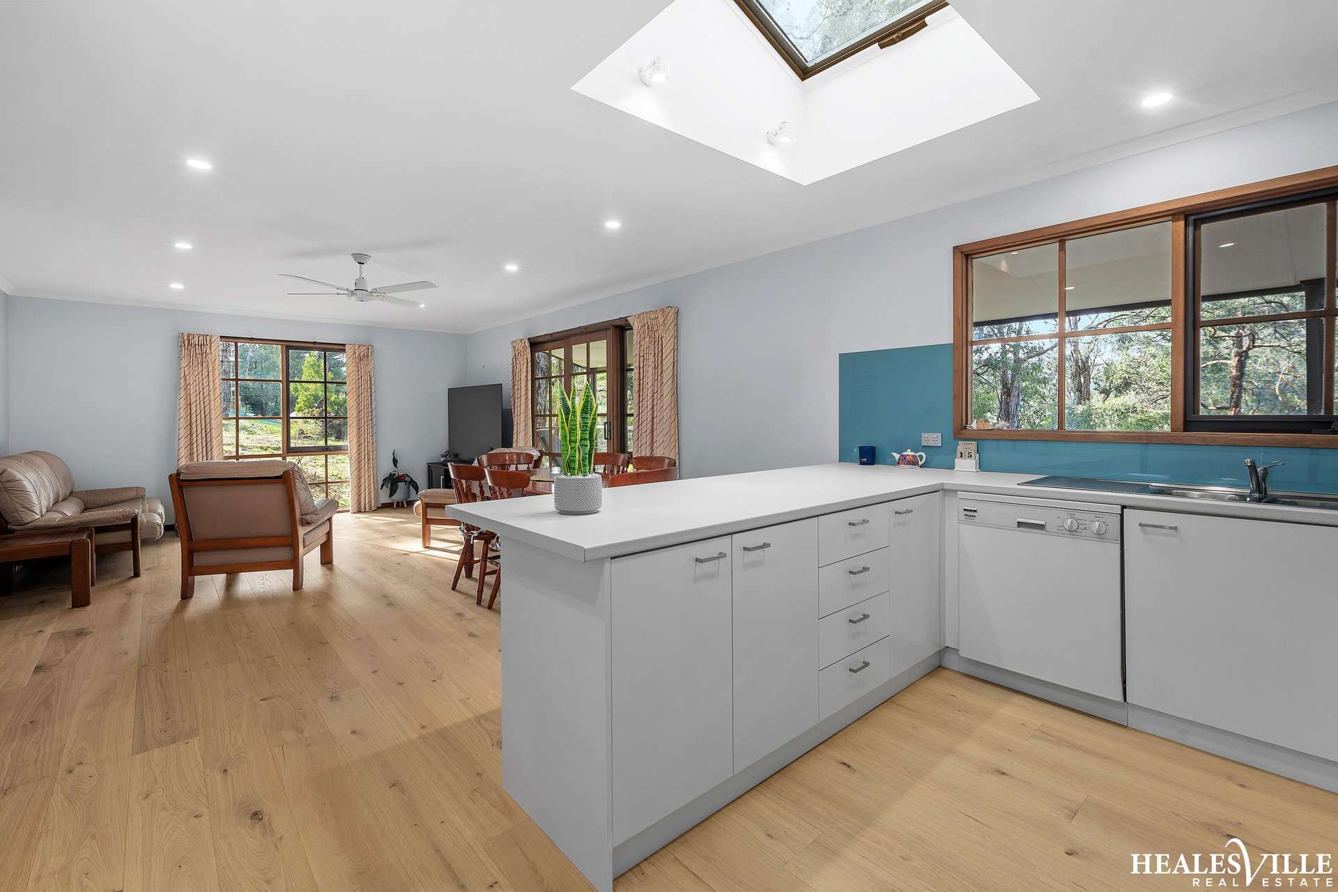 25 Centre Grove, Healesville For Sale by Farmbuy.com - image 5