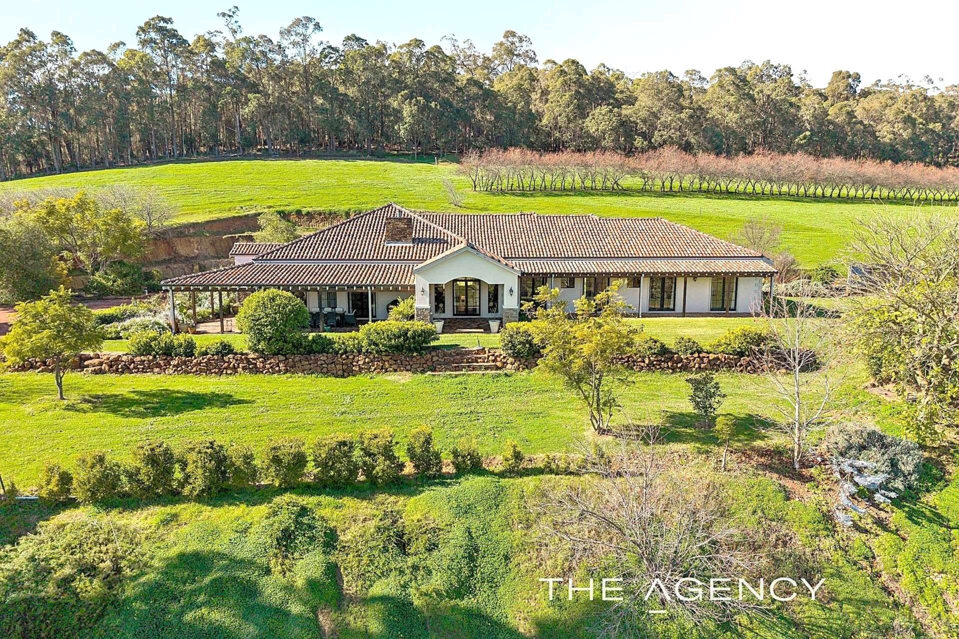 10 Walnut Road, Bickley For Sale by Farmbuy.com - image 2