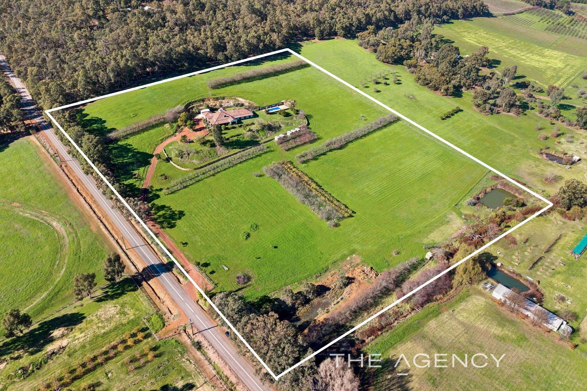 10 Walnut Road, Bickley For Sale by Farmbuy.com - image 35