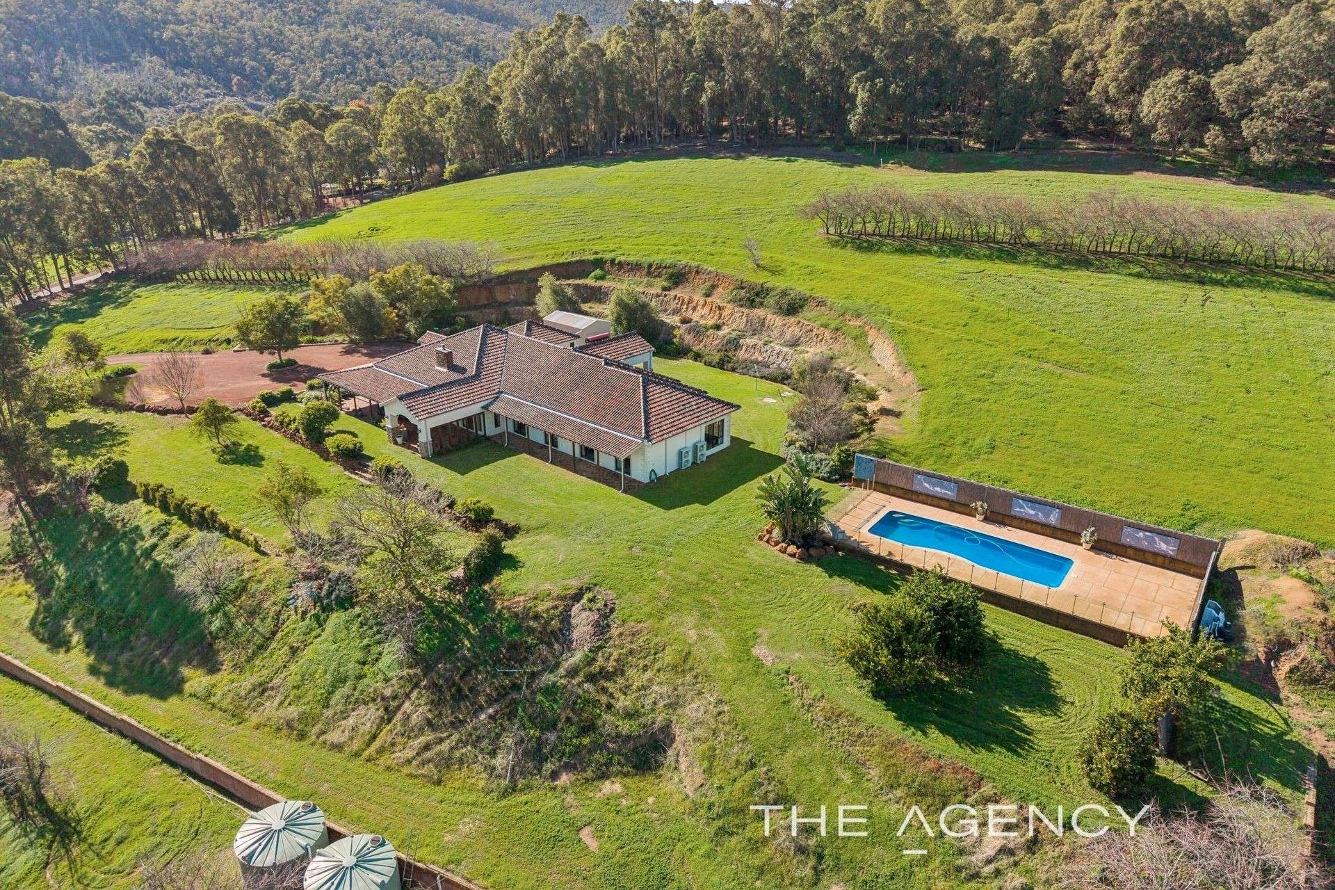 10 Walnut Road, Bickley For Sale by Farmbuy.com - image 7