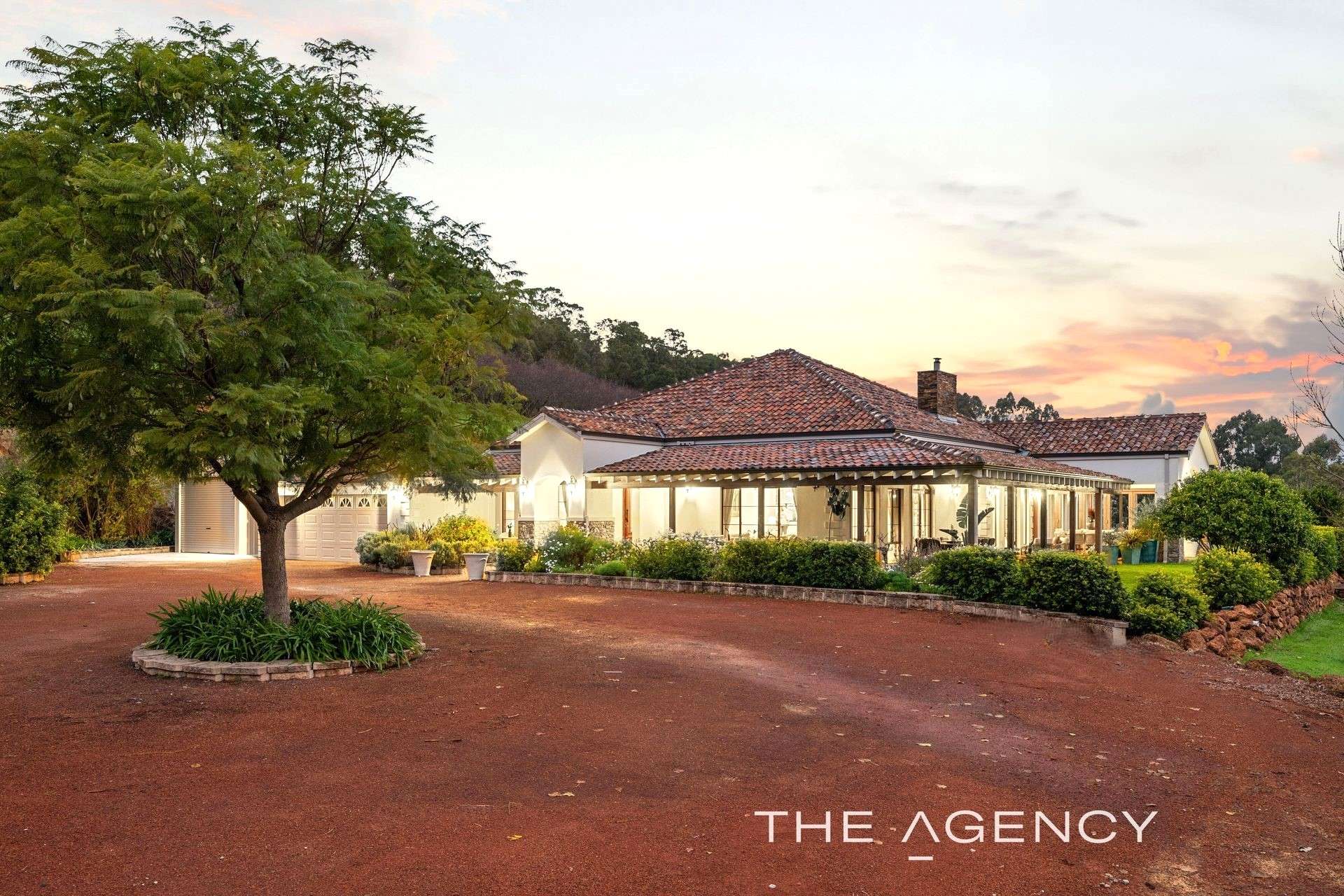10 Walnut Road, Bickley For Sale by Farmbuy.com - image 1
