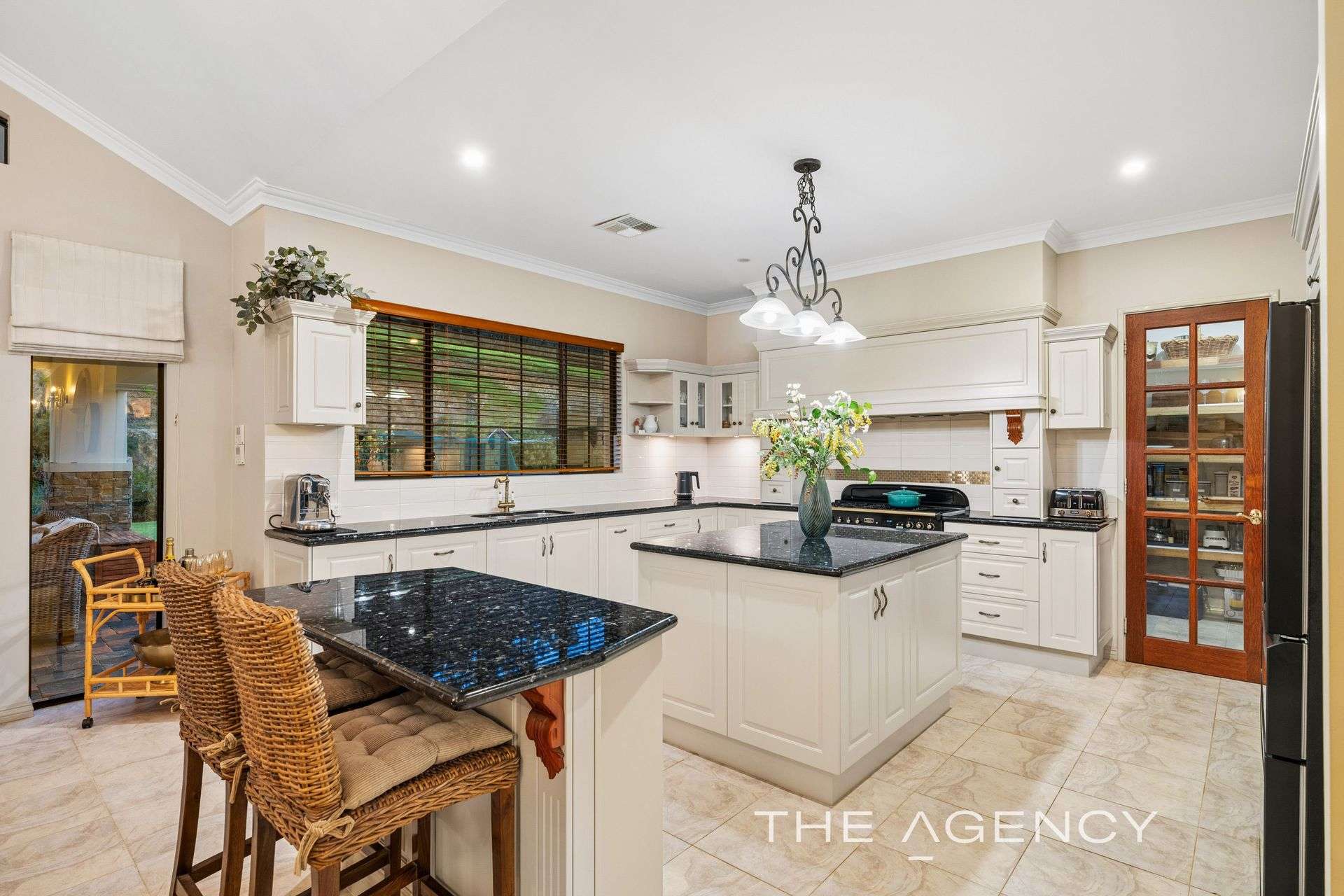 10 Walnut Road, Bickley For Sale by Farmbuy.com - image 20