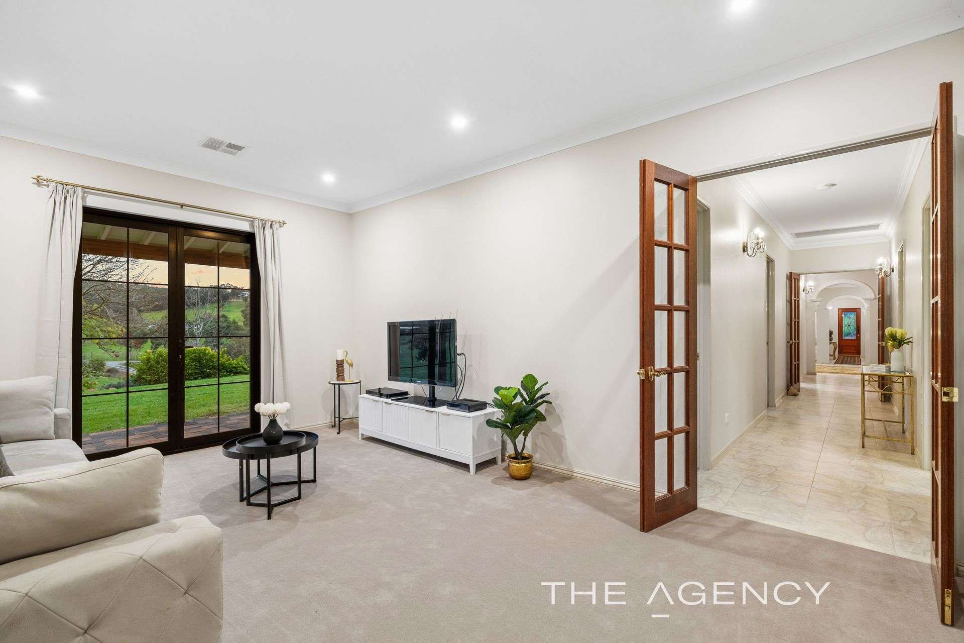 10 Walnut Road, Bickley For Sale by Farmbuy.com - image 29