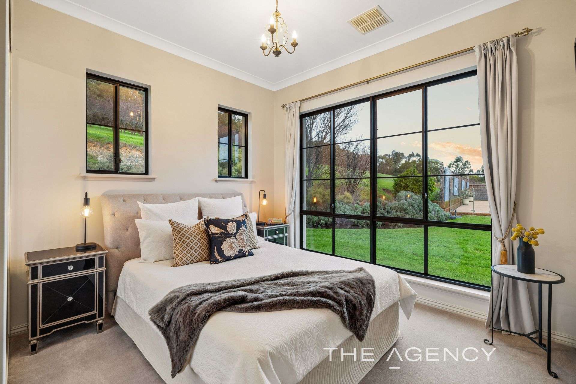 10 Walnut Road, Bickley For Sale by Farmbuy.com - image 25
