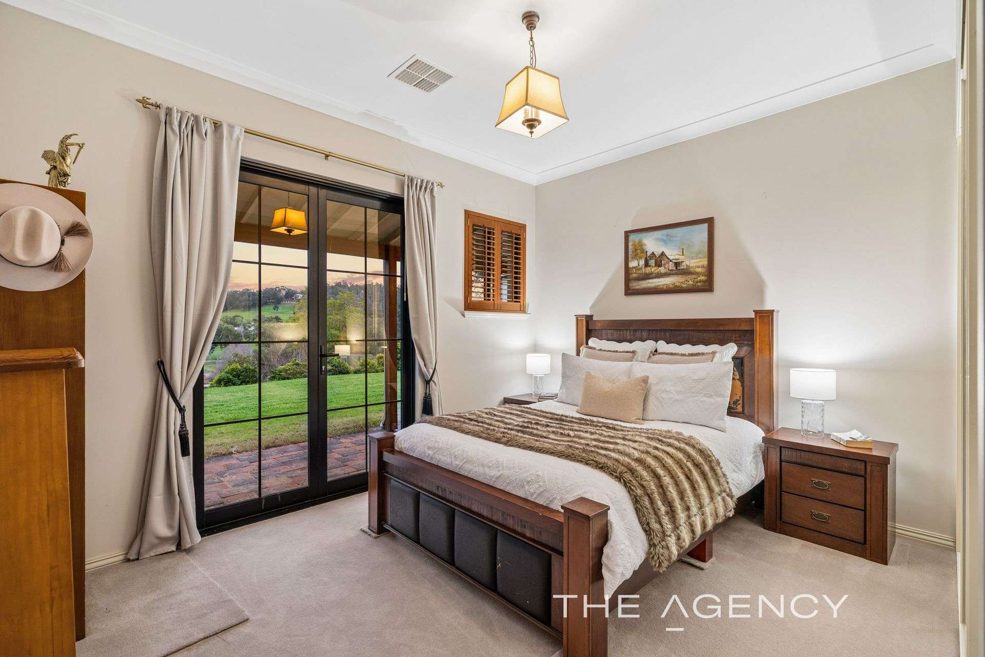 10 Walnut Road, Bickley For Sale by Farmbuy.com - image 28