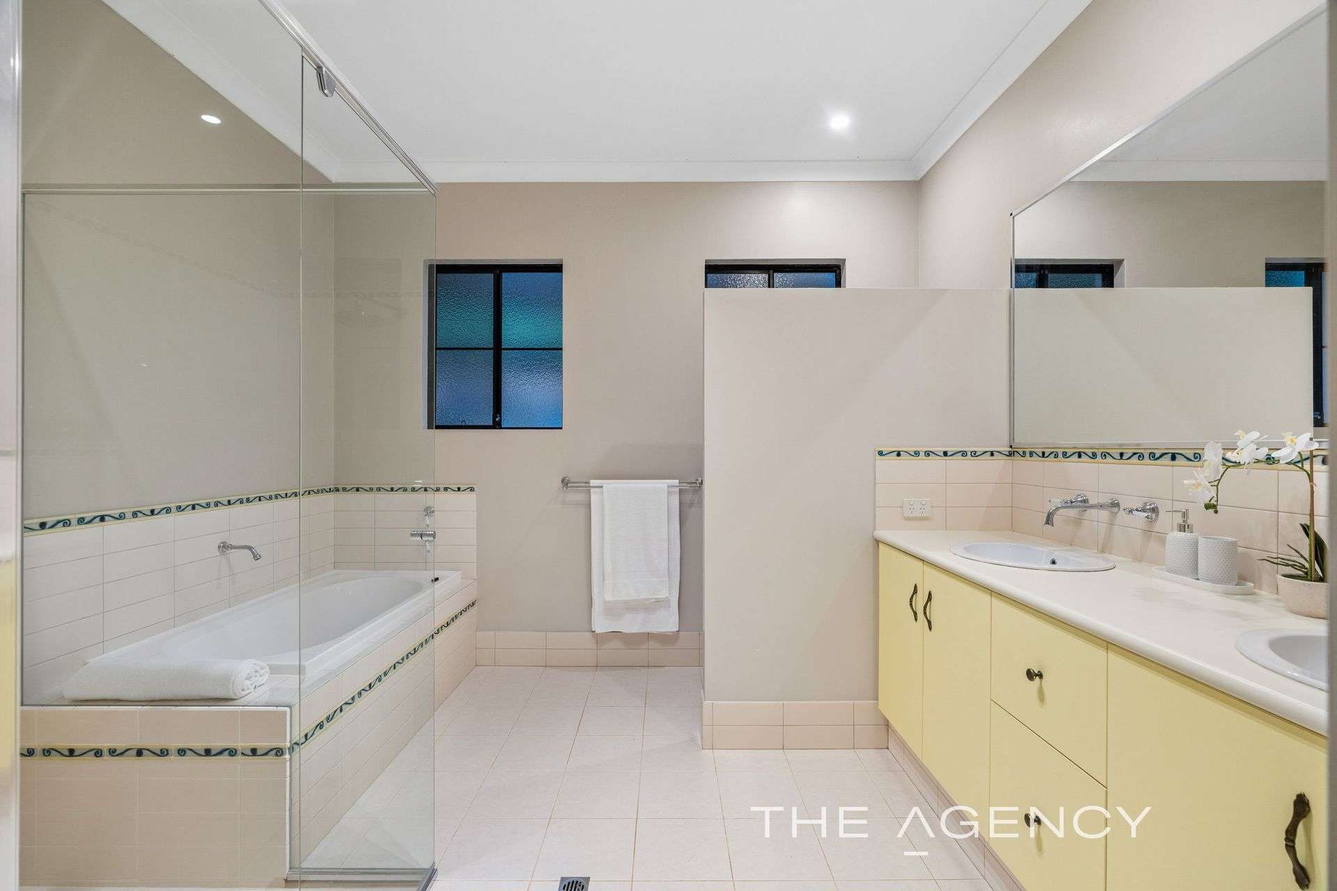 10 Walnut Road, Bickley For Sale by Farmbuy.com - image 30