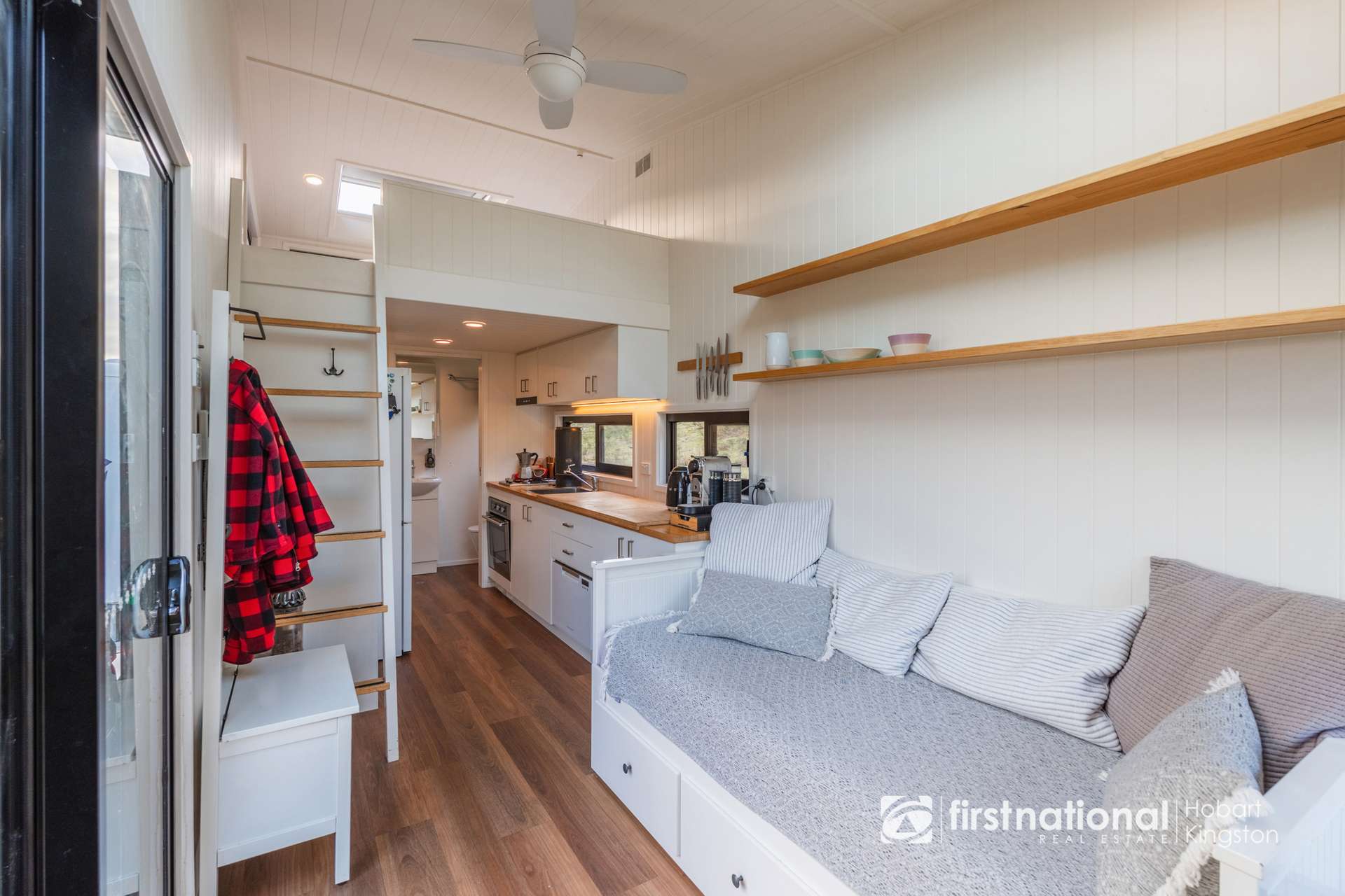 697 Cloudy Bay Road, South Bruny For Sale by Farmbuy.com - image 9