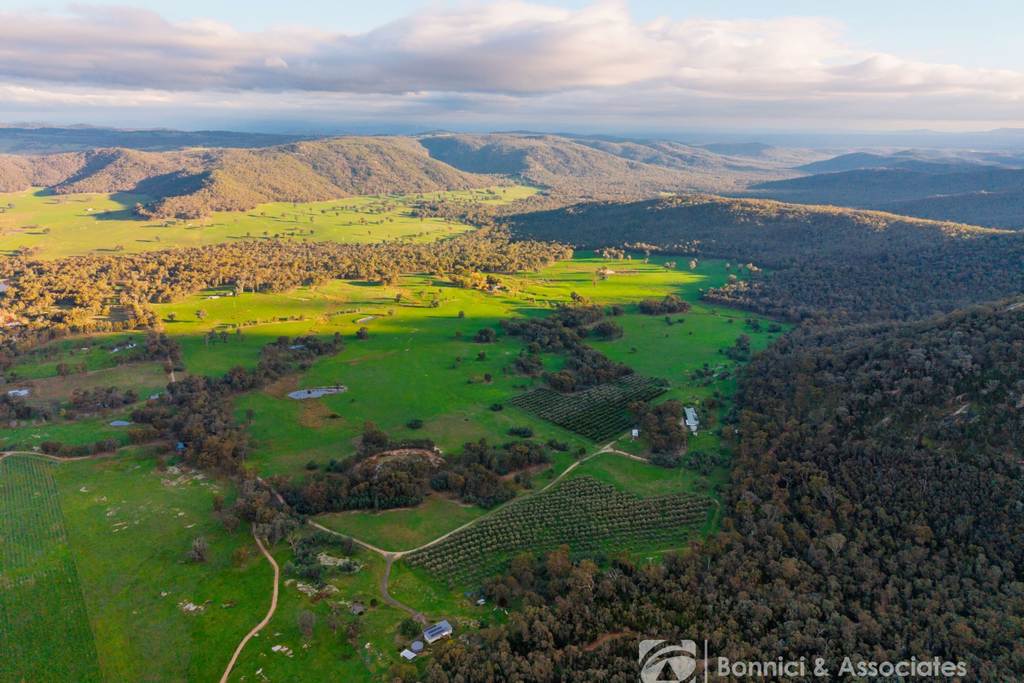 117 Sugarloaf Lane, Beechworth VIC 3747