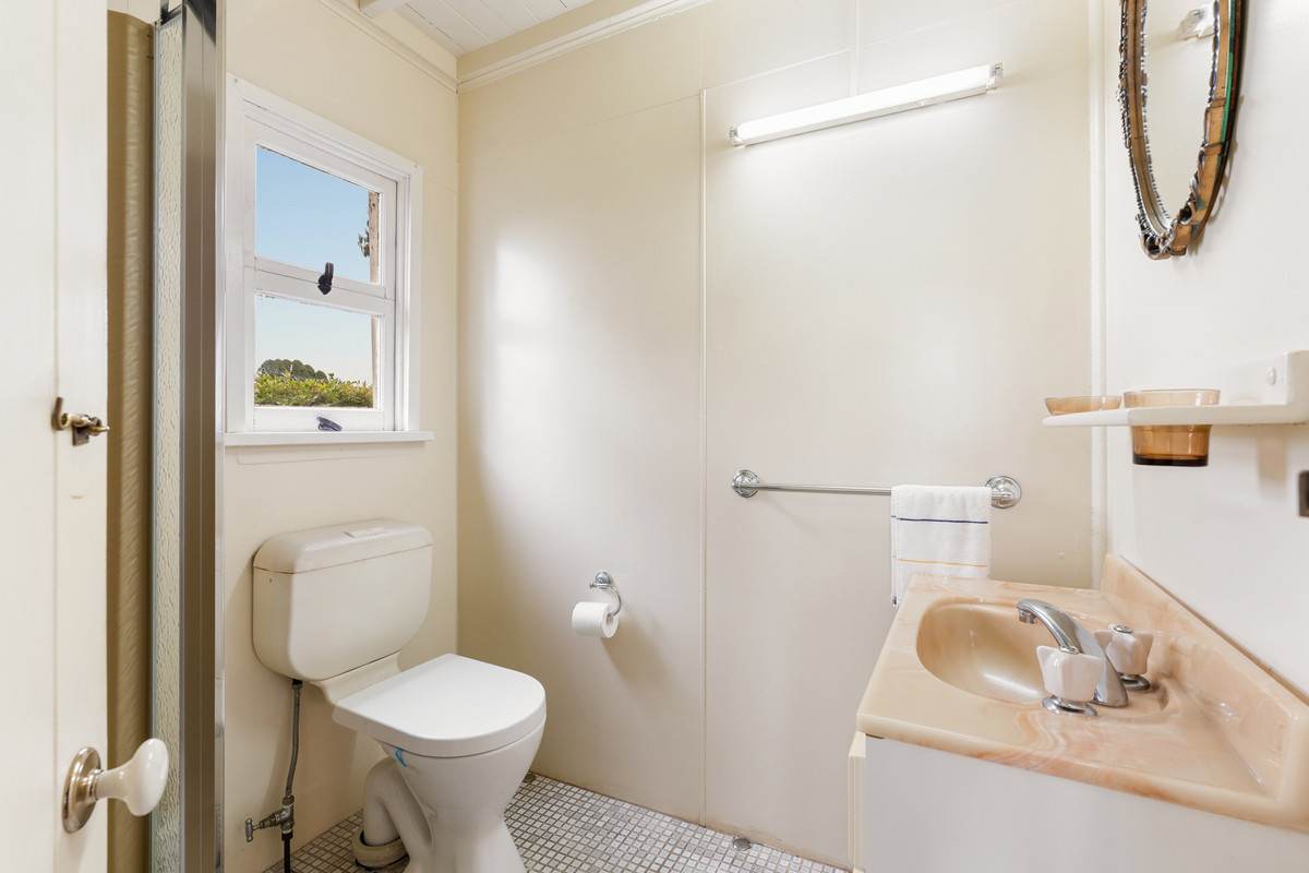47 Jellicoe Street, Mount Lofty For Sale by Farmbuy.com - image 12