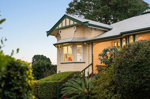47 Jellicoe Street, Mount Lofty QLD 4350