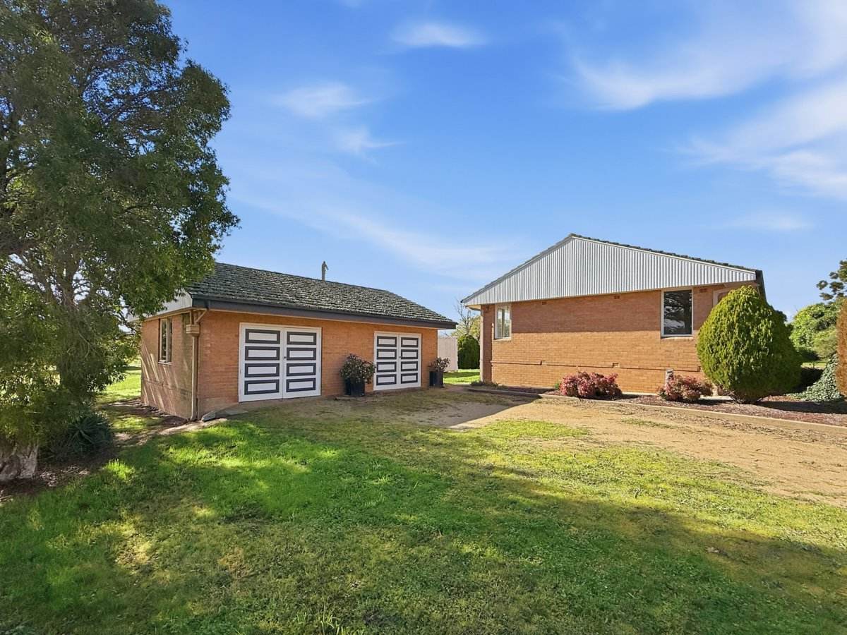 529 Olympic Hwy North, Young Sold by Farmbuy.com - image 20