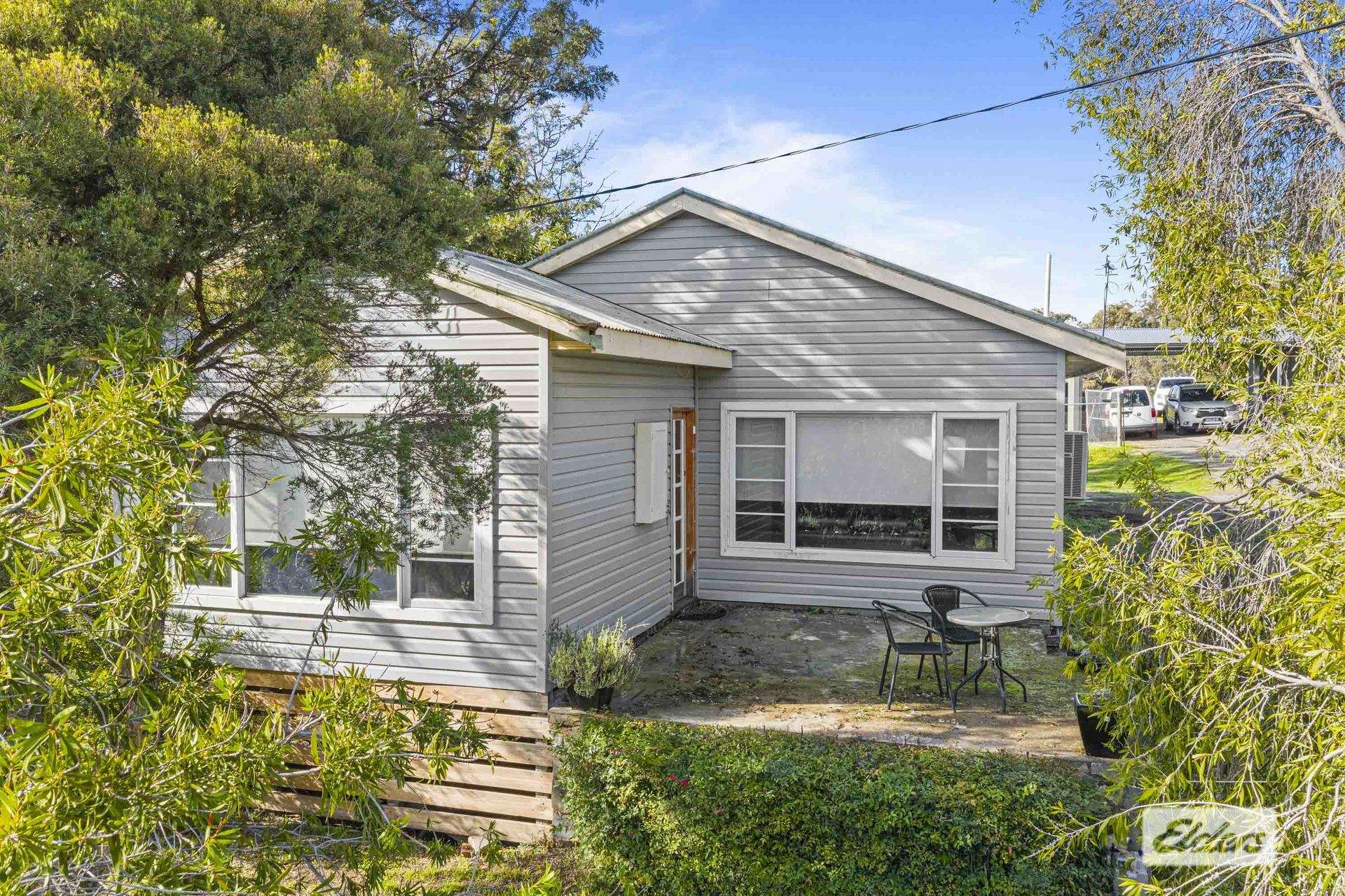 30 Navarre Road, Stawell For Sale by Farmbuy.com - image 1