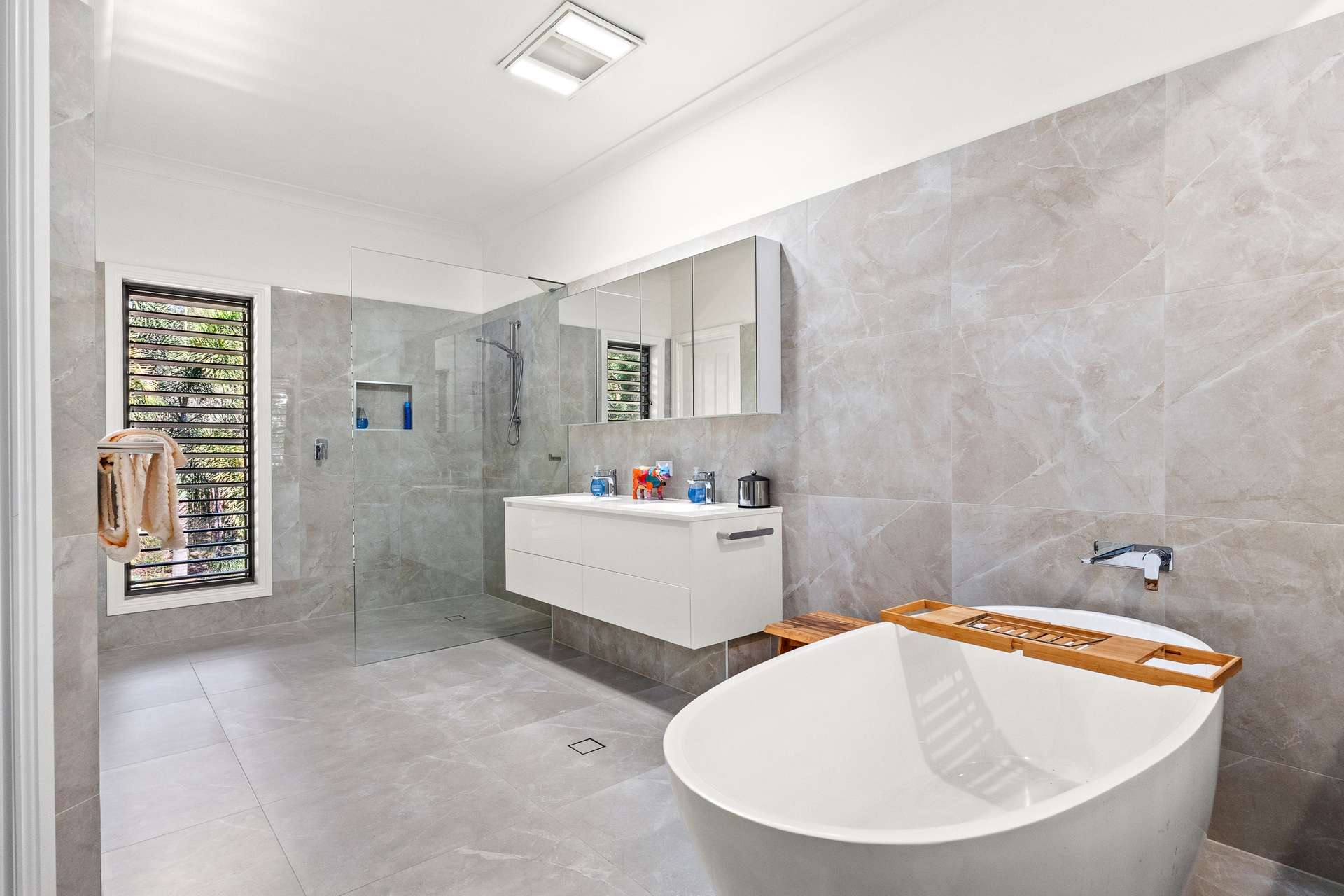 8 Corymbia Lane, Eatons Hill For Sale by Farmbuy.com - image 18