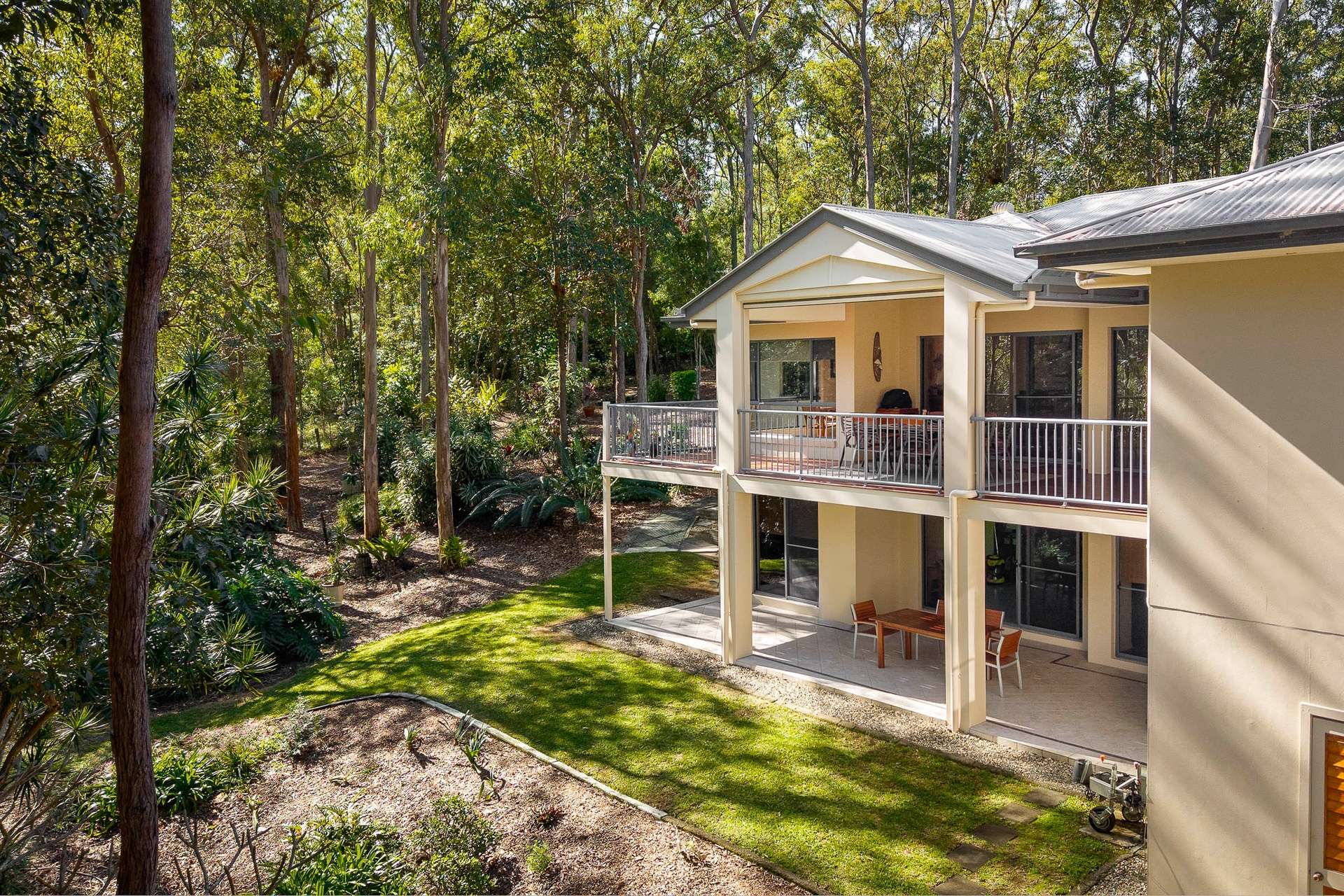 8 Corymbia Lane, Eatons Hill For Sale by Farmbuy.com - image 6