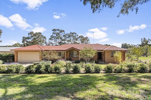 16 Kapooka Road, San Isidore NSW 2650
