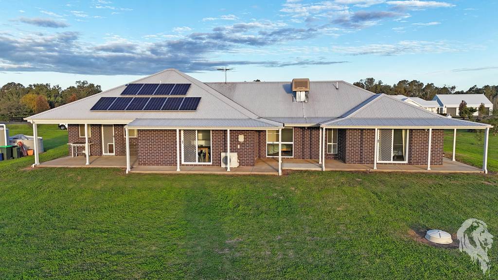 202 Riverside Drive, Narrabri NSW 2390