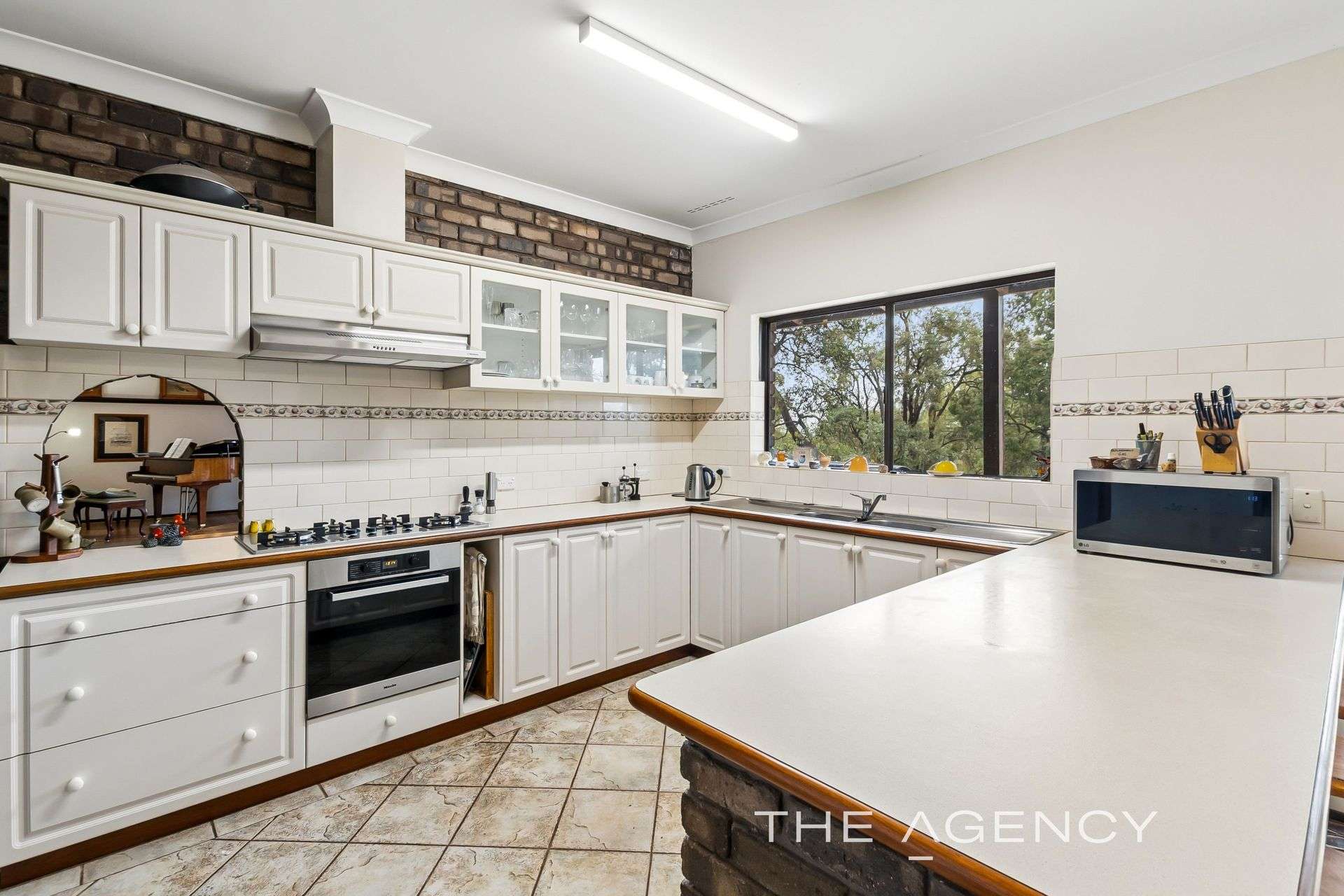 250 Tomlinson Road, Hovea For Sale by Farmbuy.com - image 11