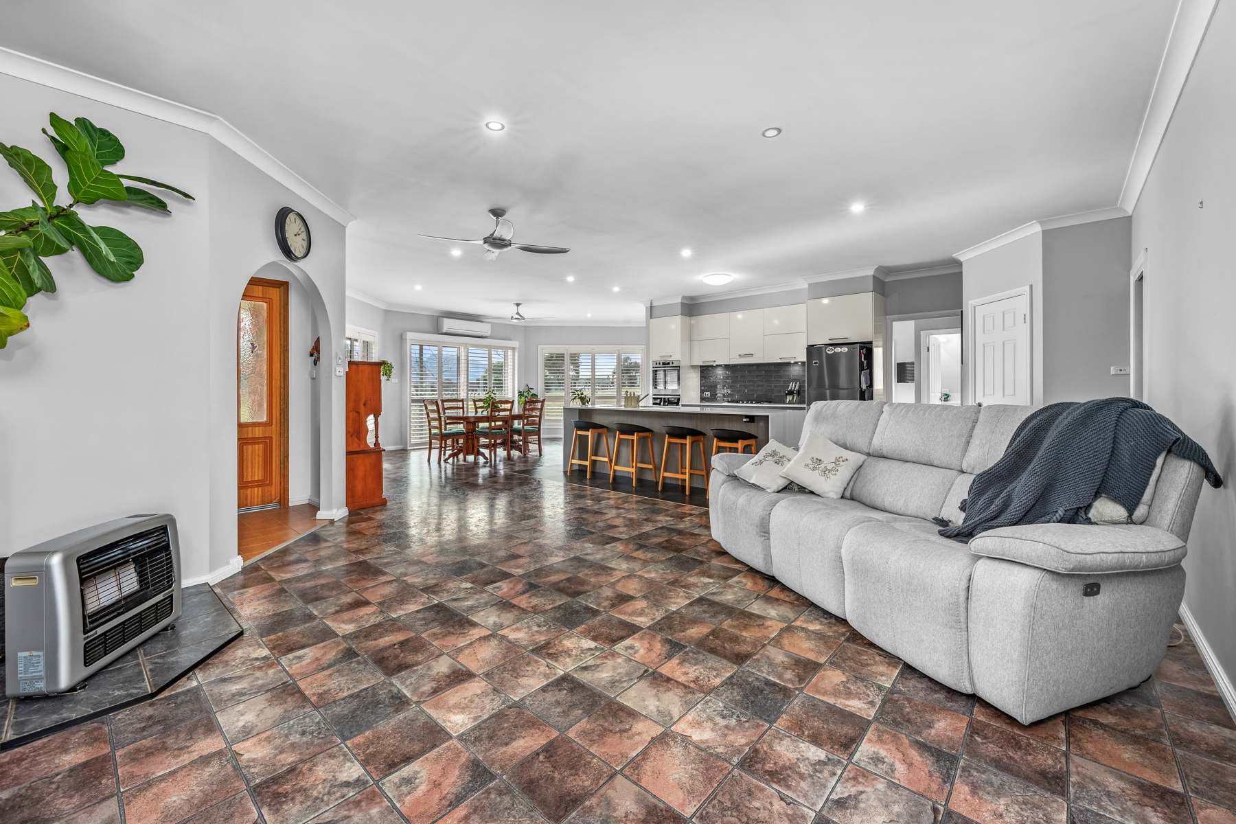 5 Faulkland Road, Gloucester For Sale by Farmbuy.com - image 10